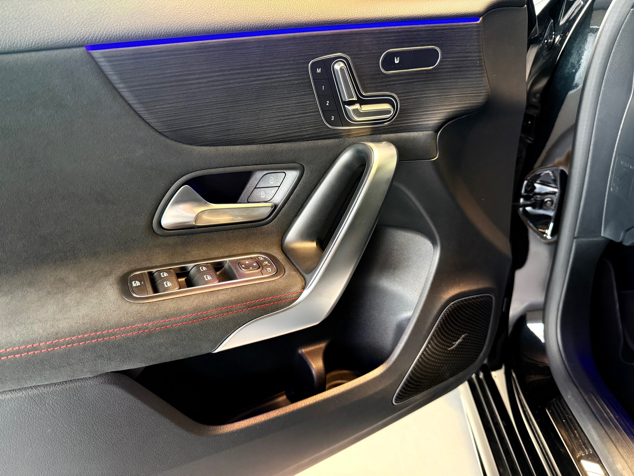 listing desktop thumbnail image 7