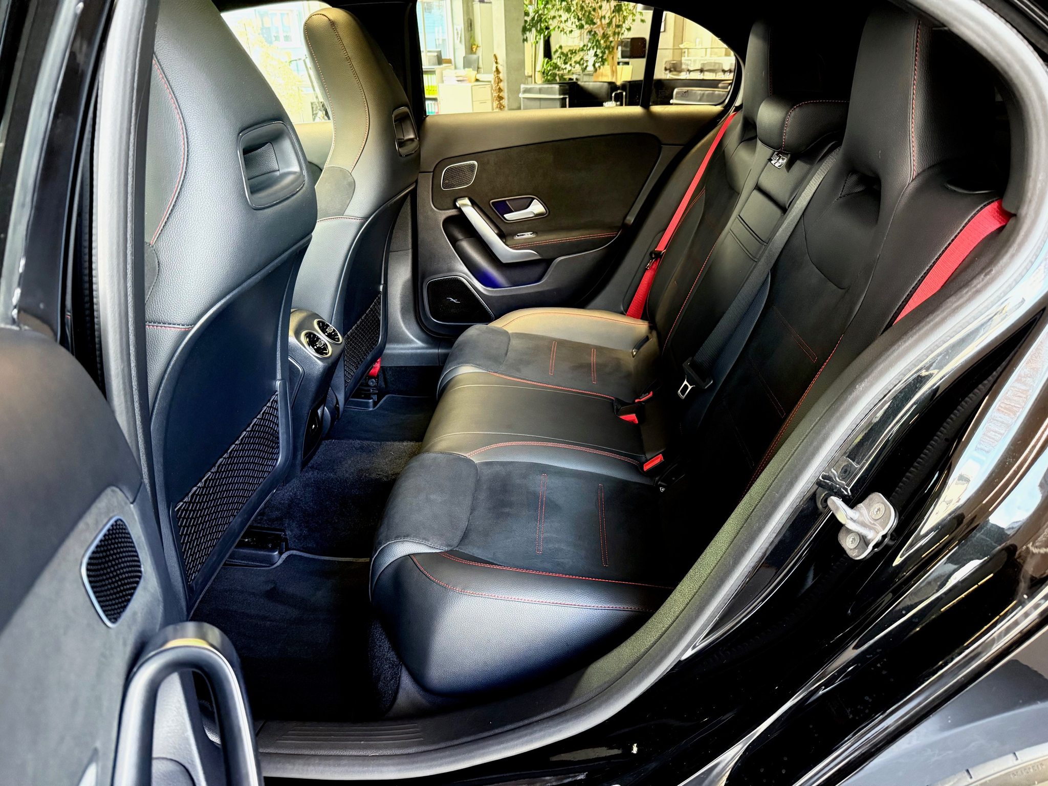 listing desktop thumbnail image 11