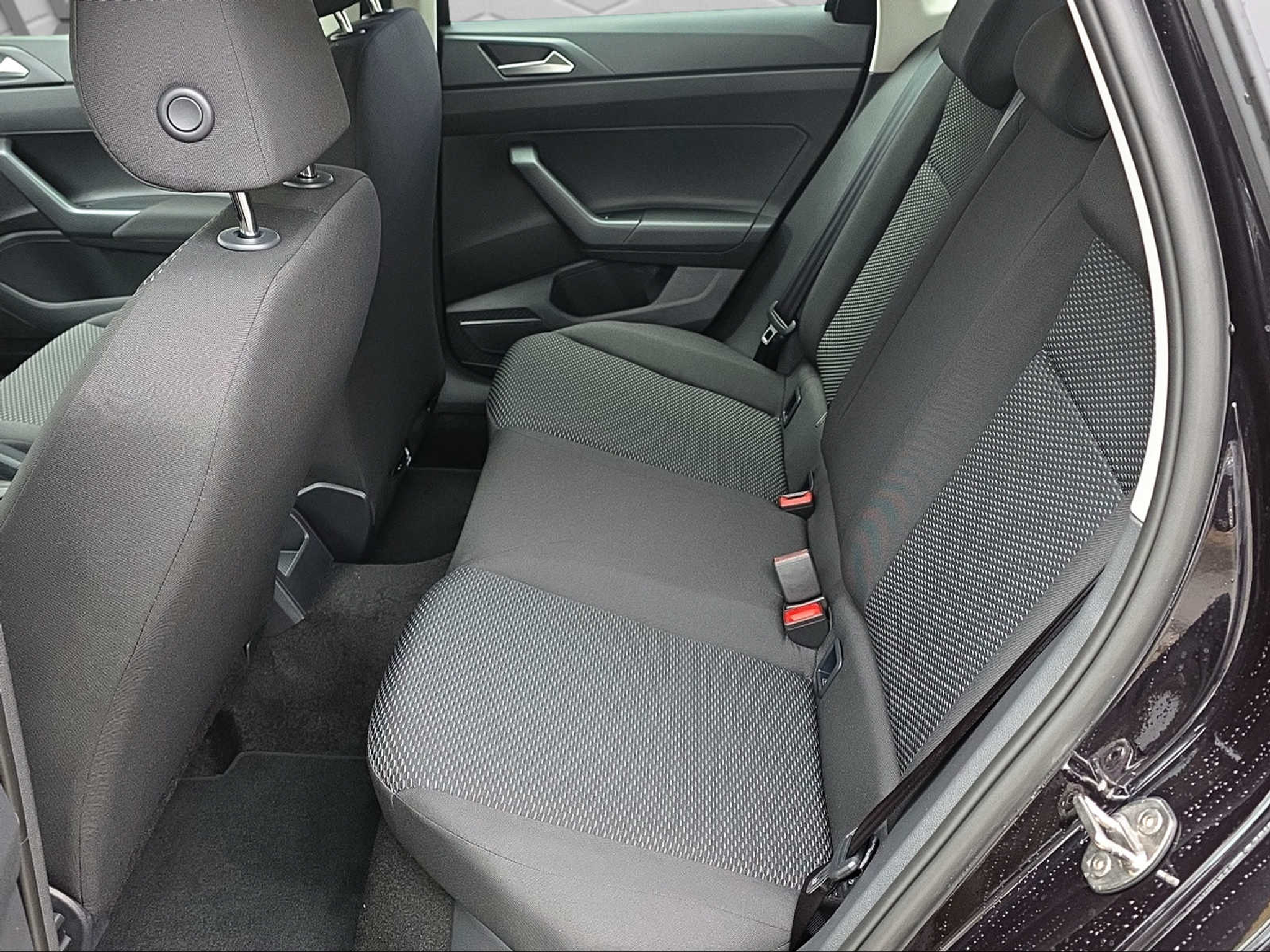 listing desktop thumbnail image 12