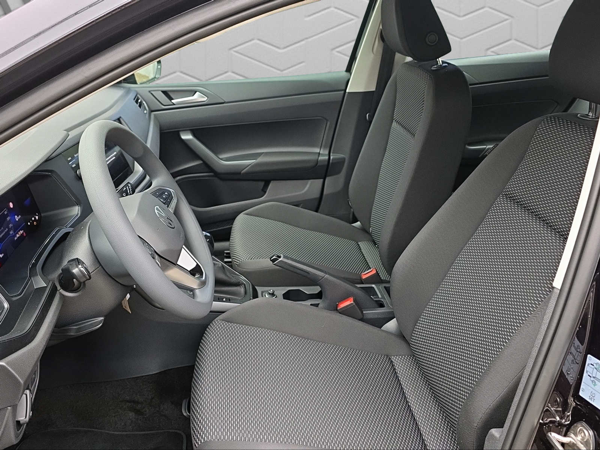 listing desktop thumbnail image 6