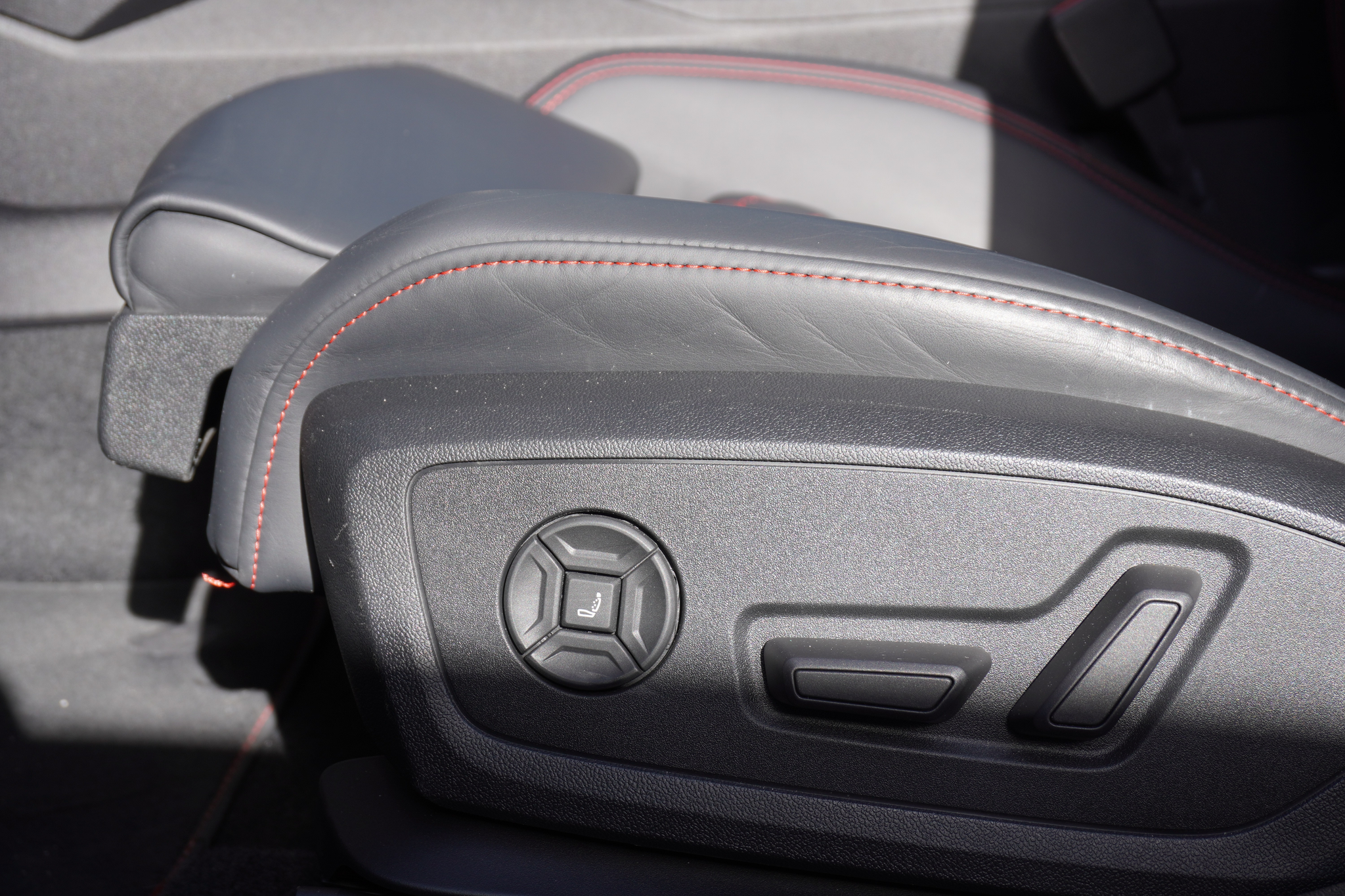 listing desktop thumbnail image 28