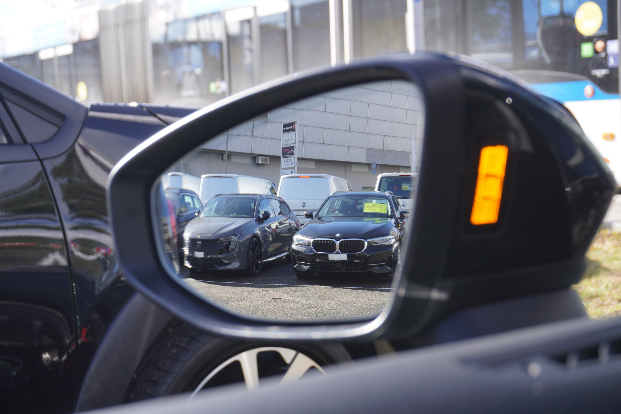 listing desktop thumbnail image 27