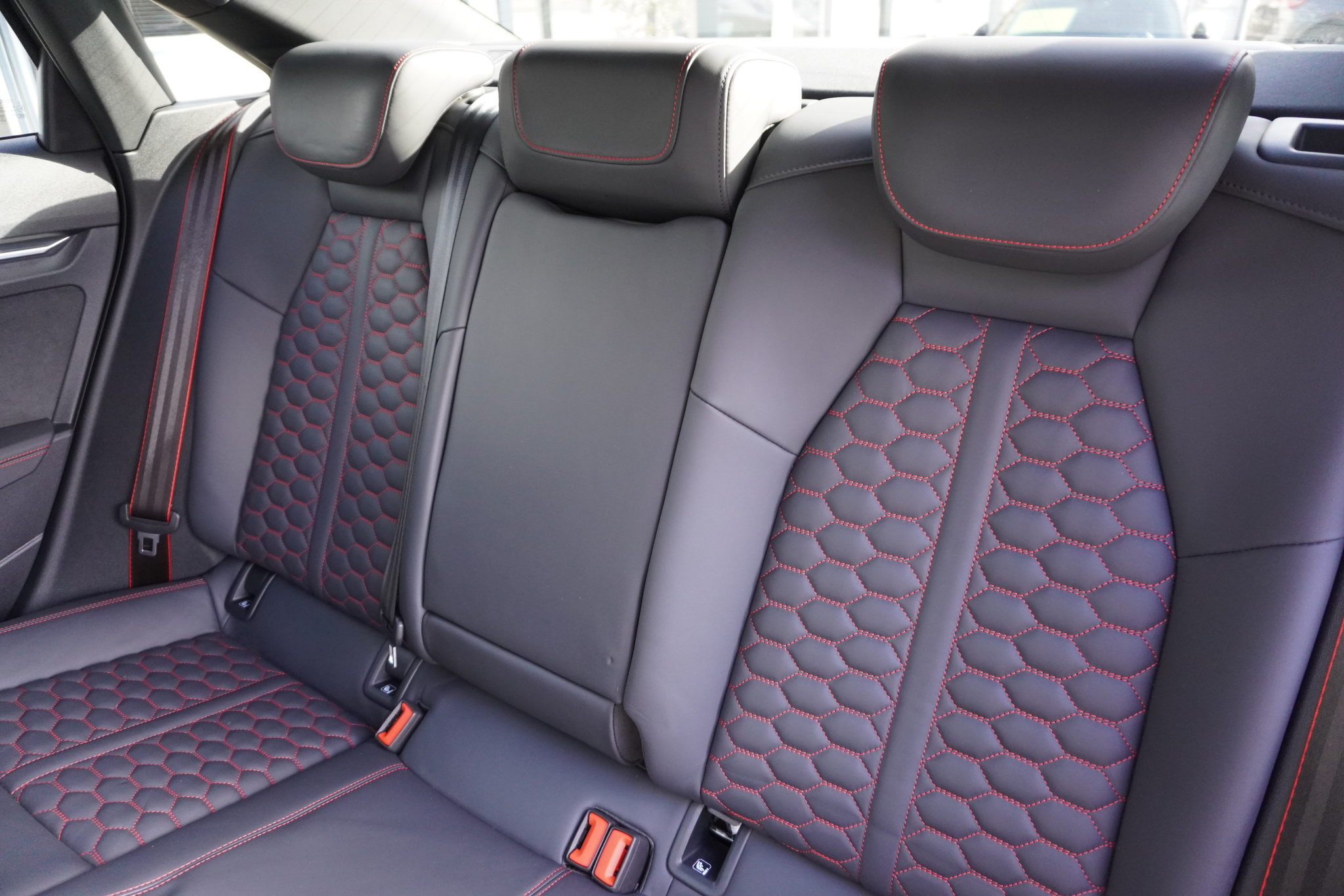 listing desktop thumbnail image 11