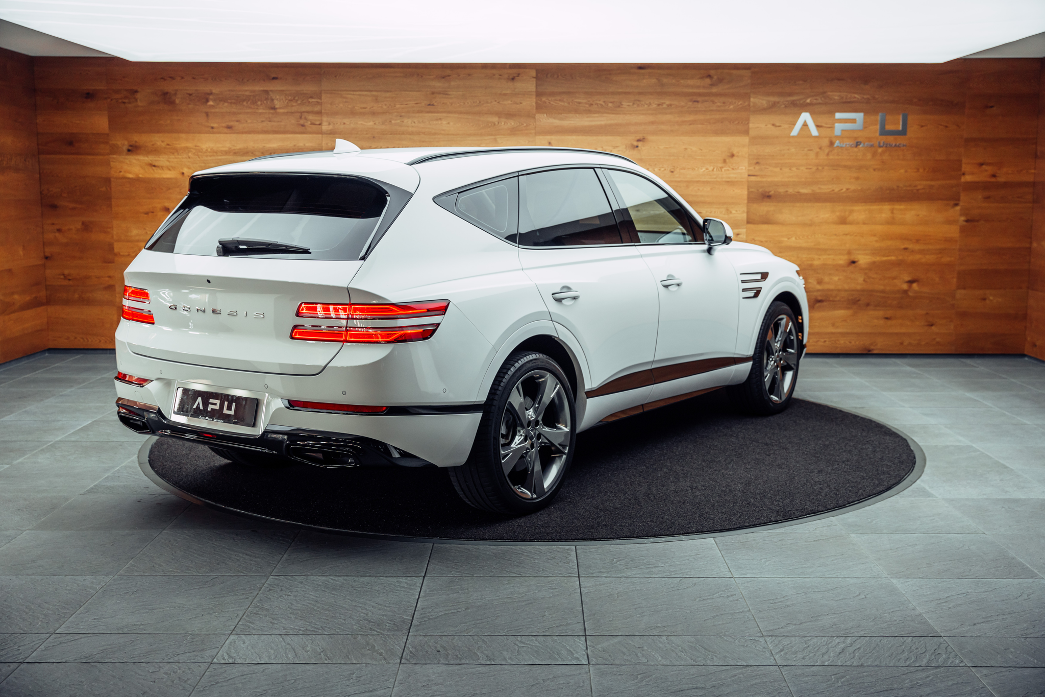 listing desktop thumbnail image 1