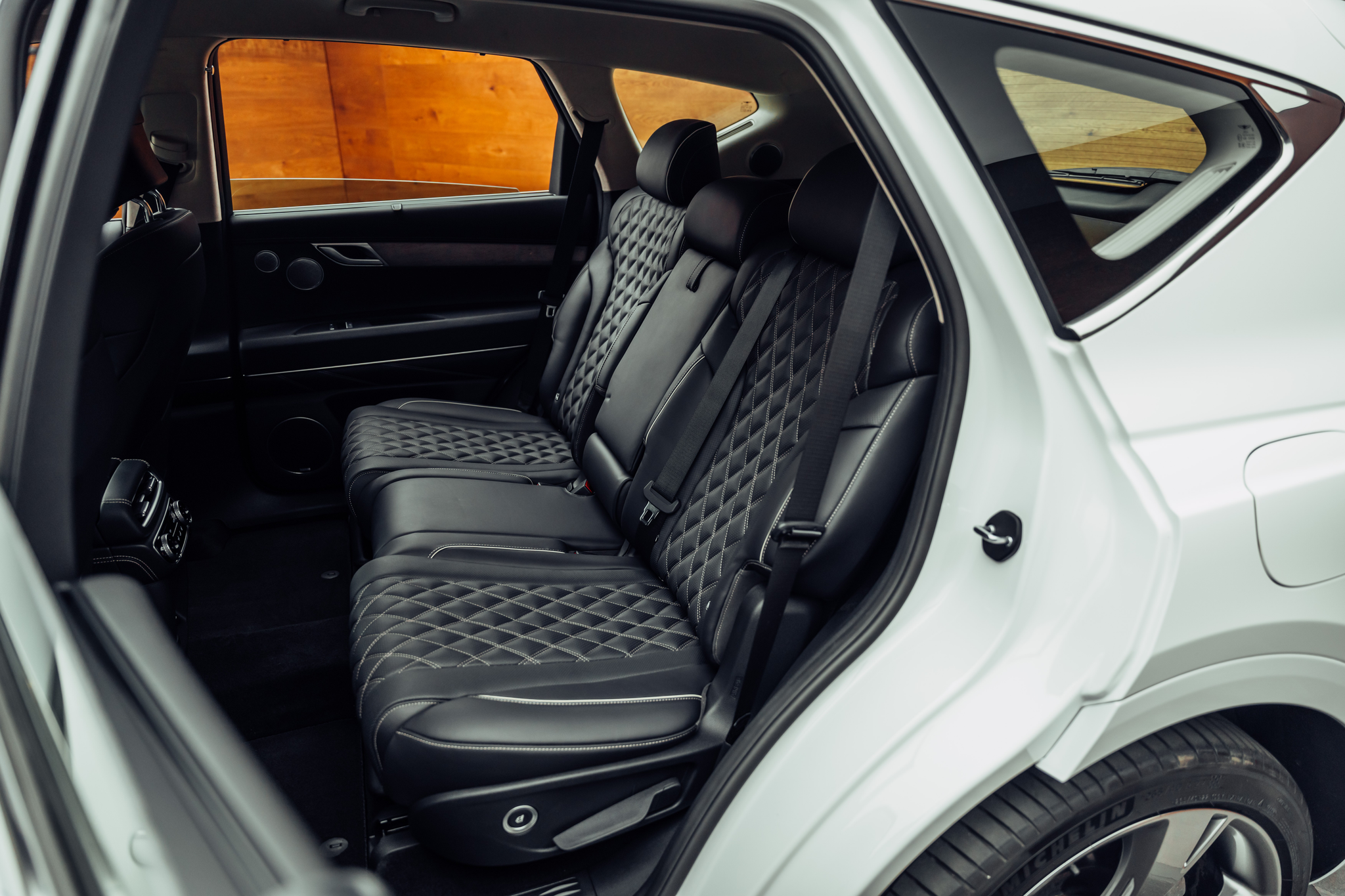 listing desktop thumbnail image 7