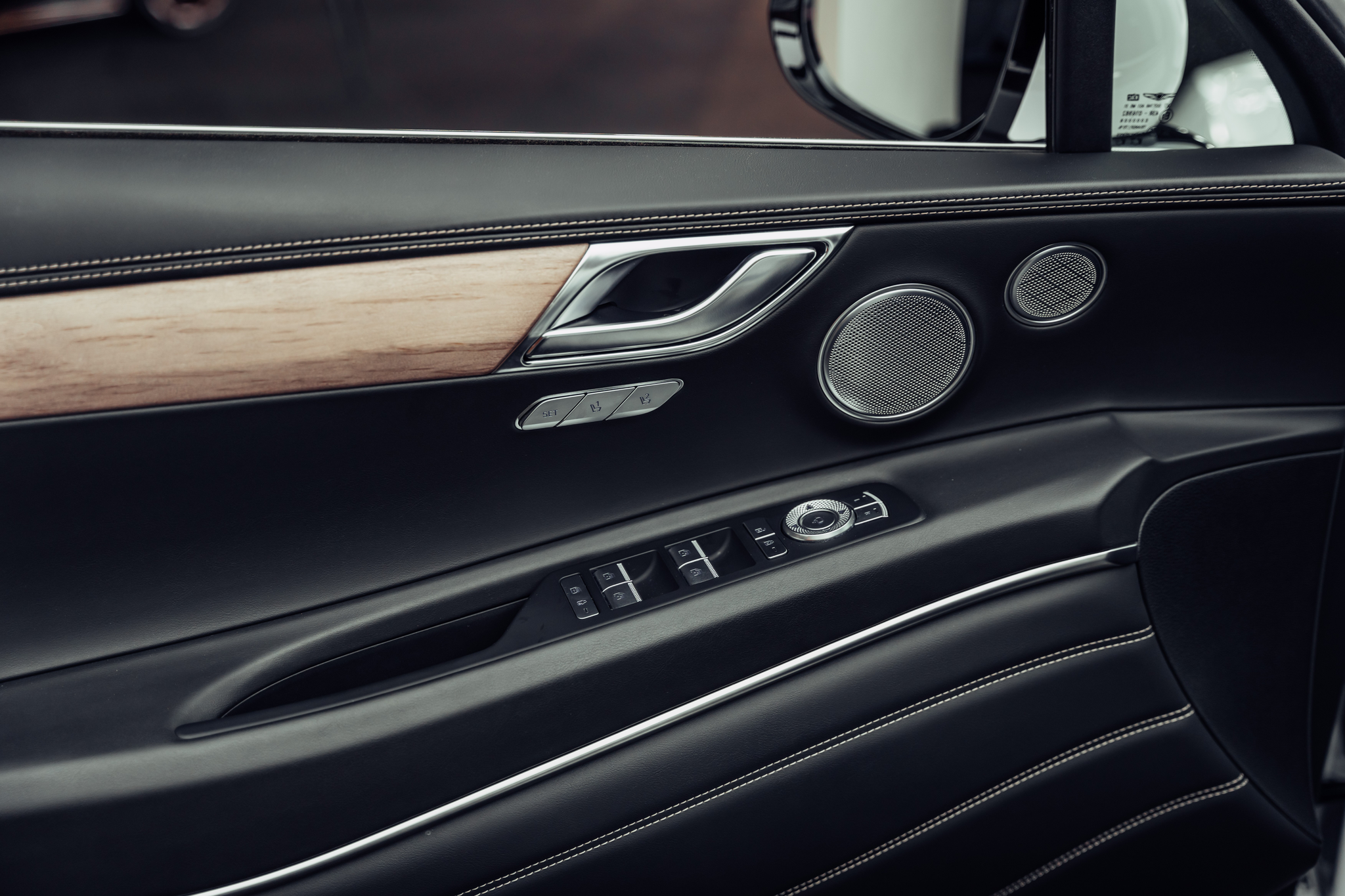 listing desktop thumbnail image 18