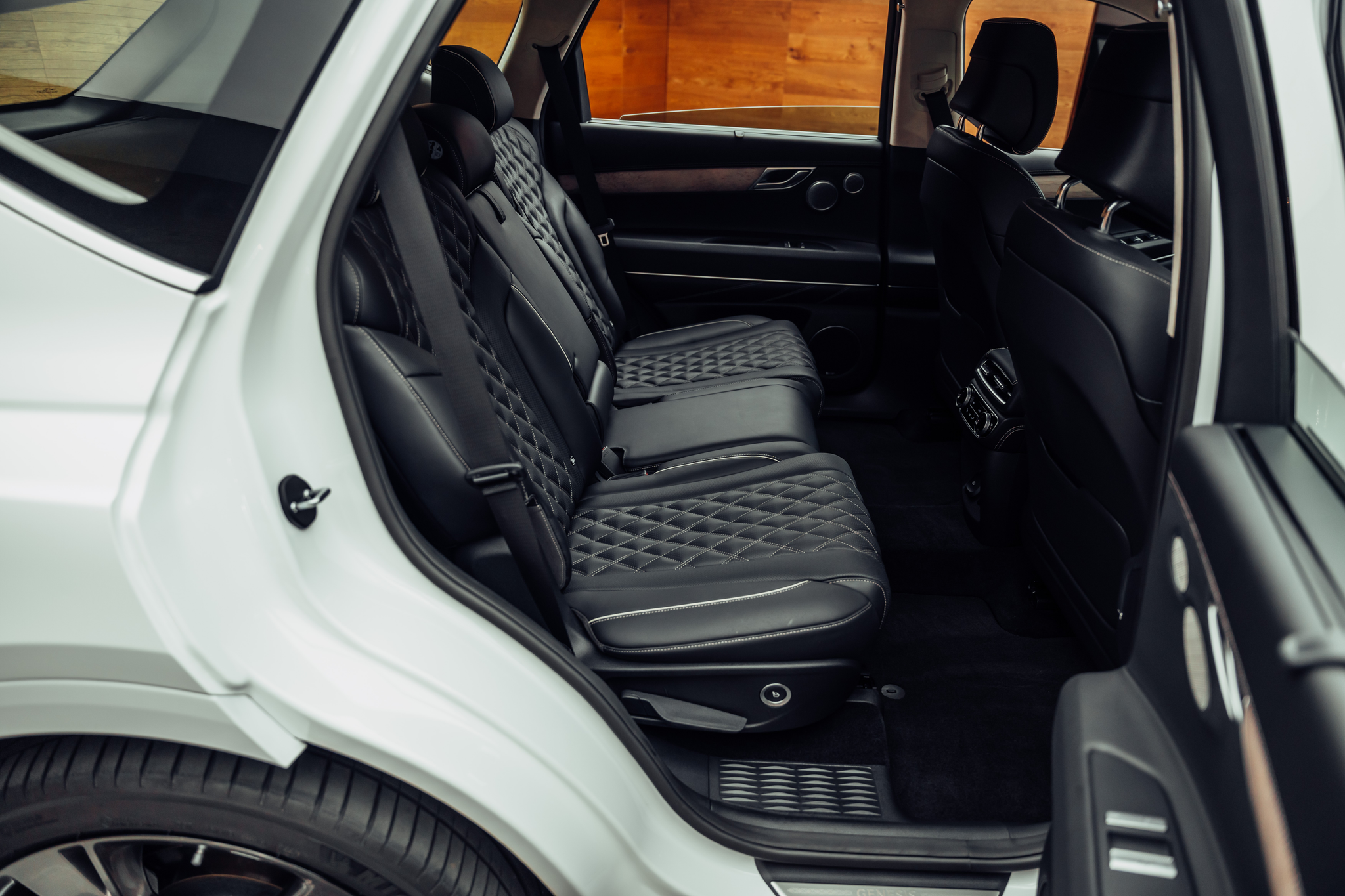 listing desktop thumbnail image 10