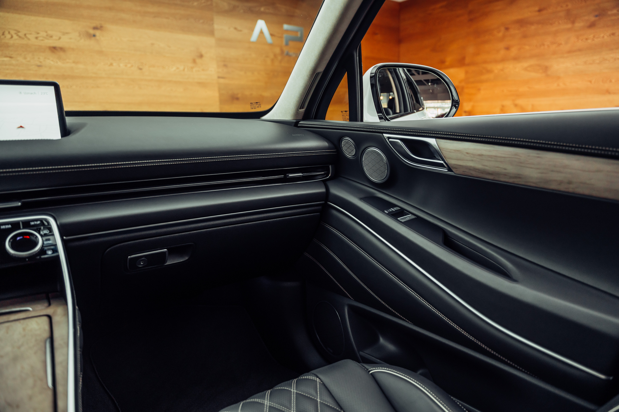 listing desktop thumbnail image 12