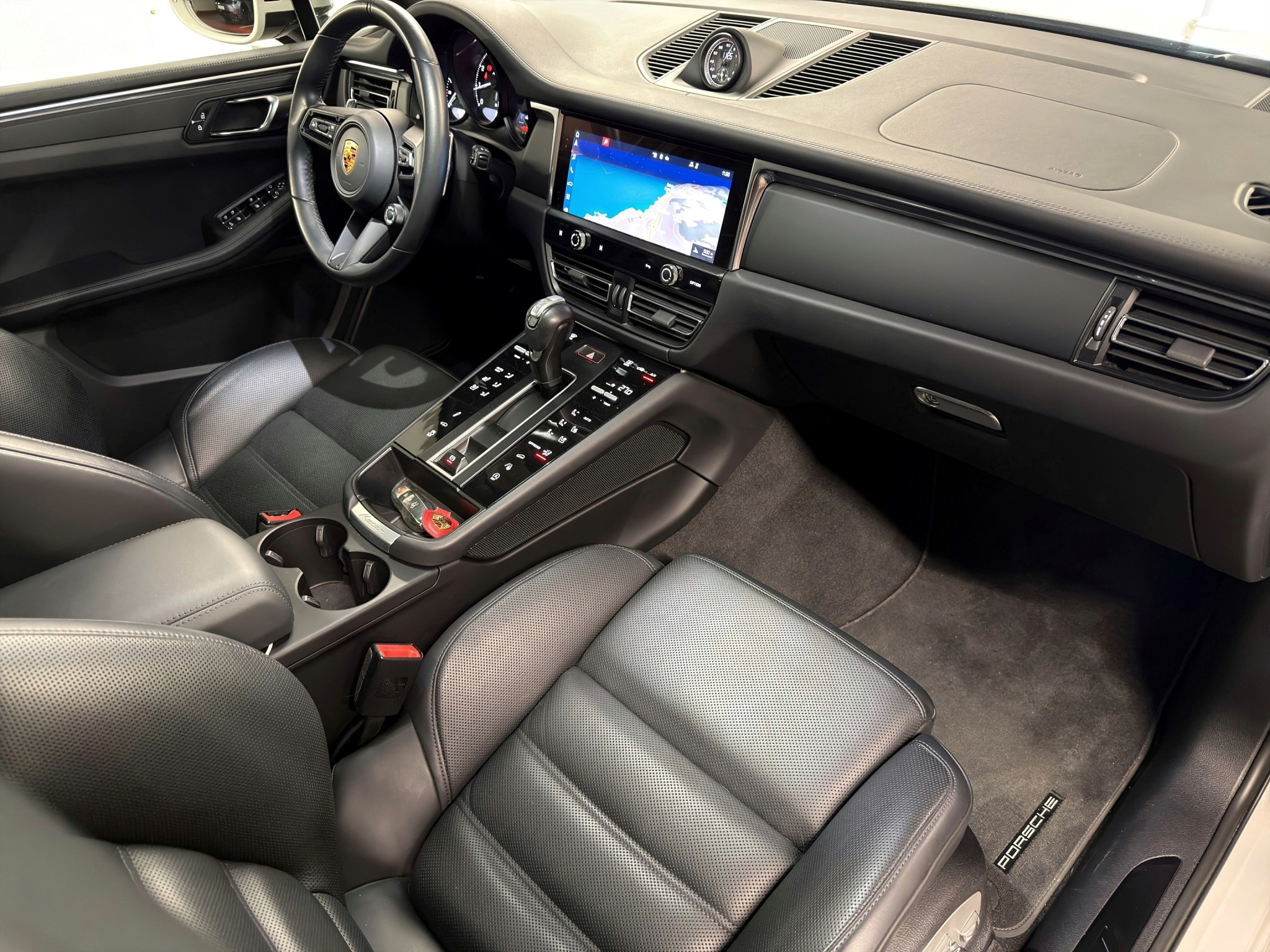 listing desktop thumbnail image 23