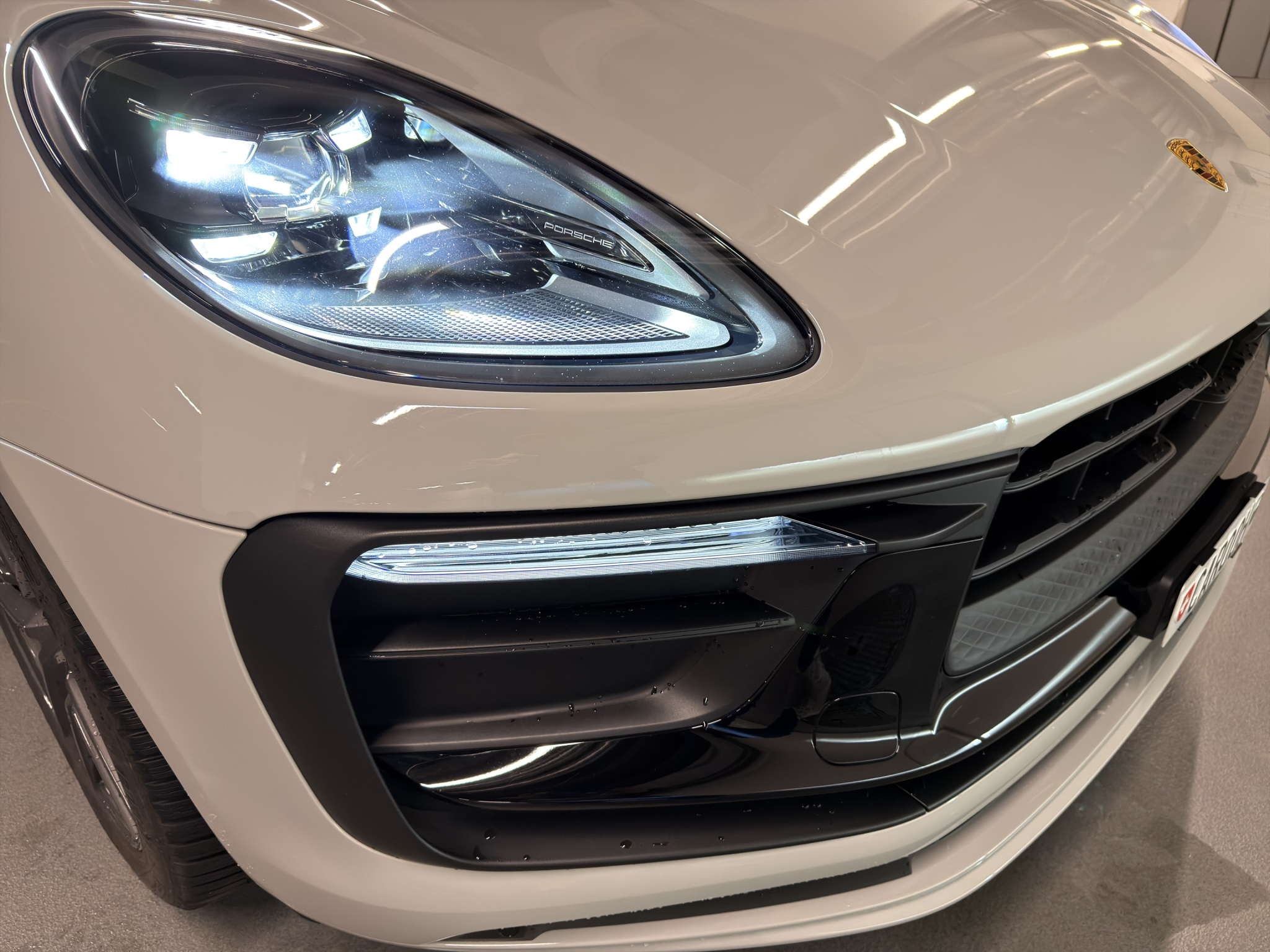 listing desktop thumbnail image 31