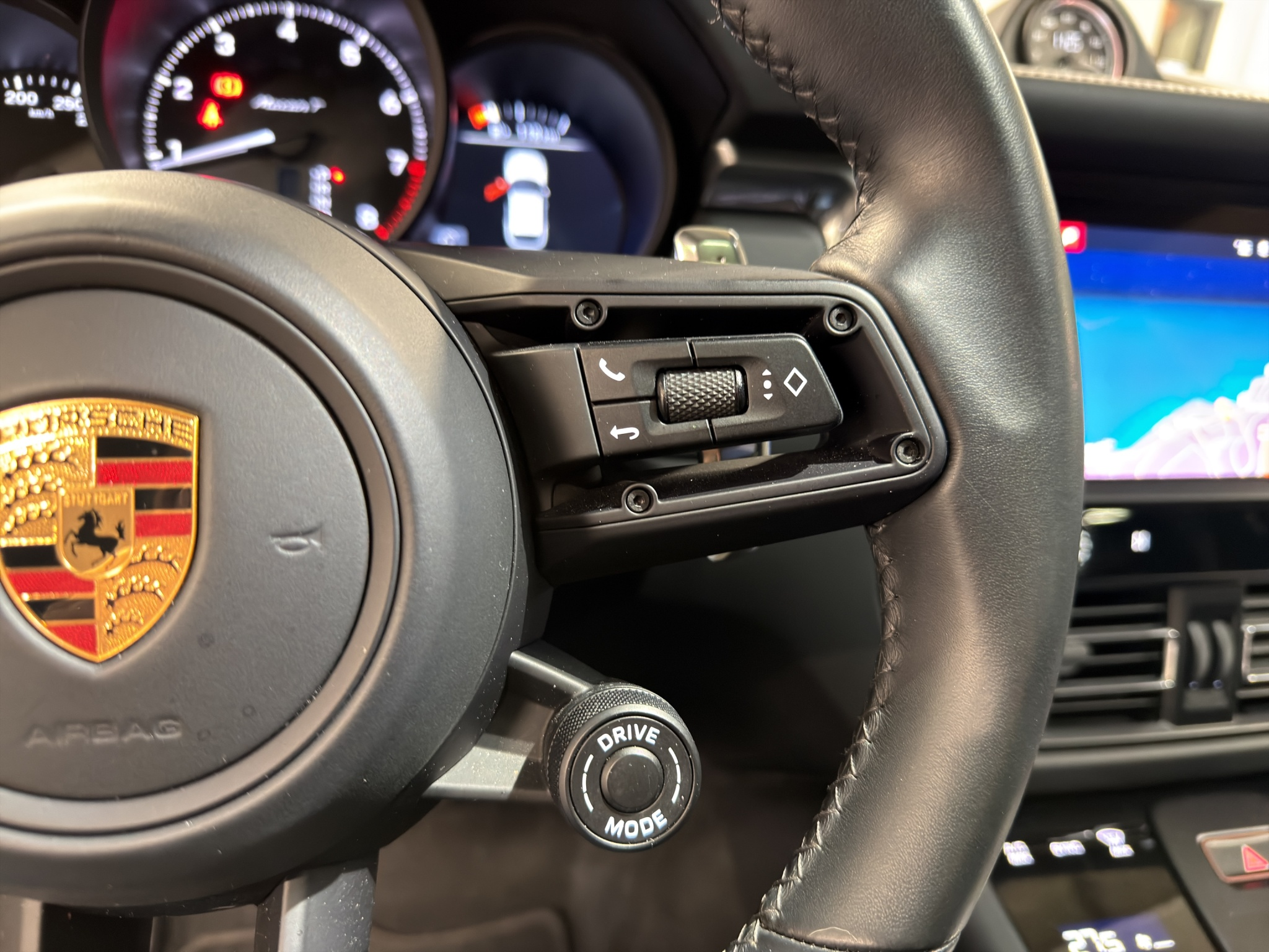 listing desktop thumbnail image 16