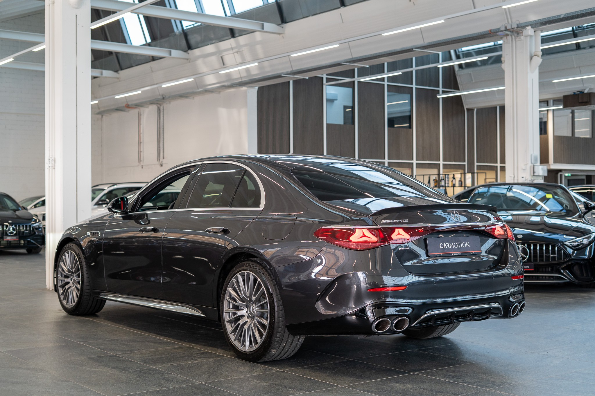 listing desktop thumbnail image 6