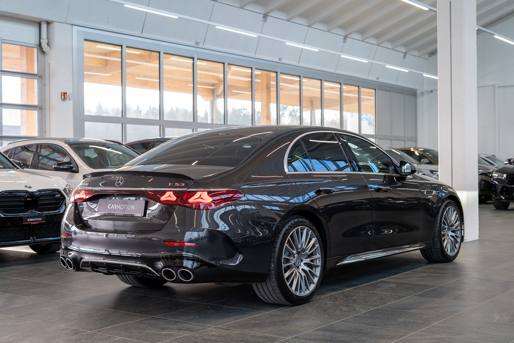 listing desktop thumbnail image 3