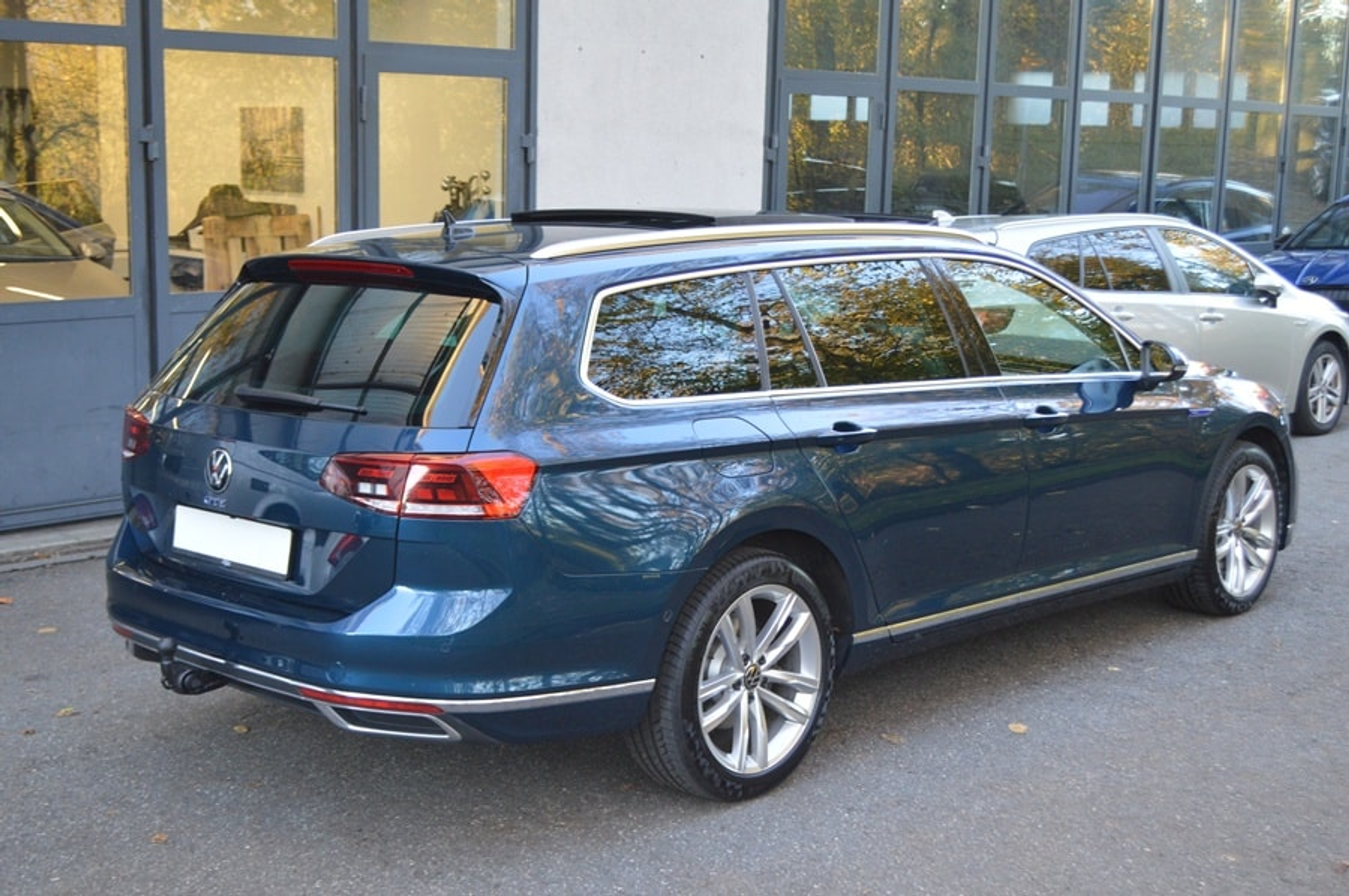 listing desktop thumbnail image 13