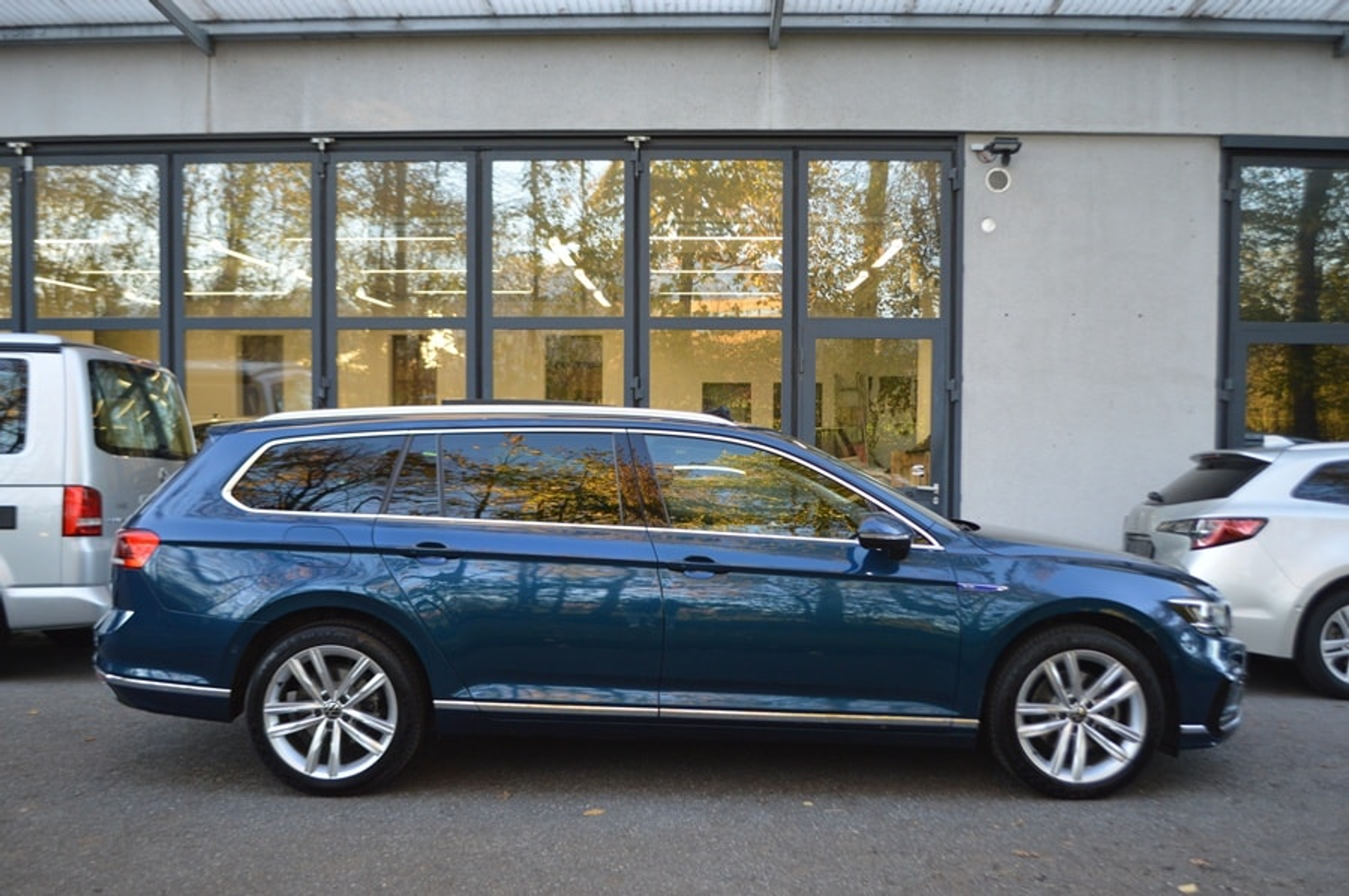 listing desktop thumbnail image 12