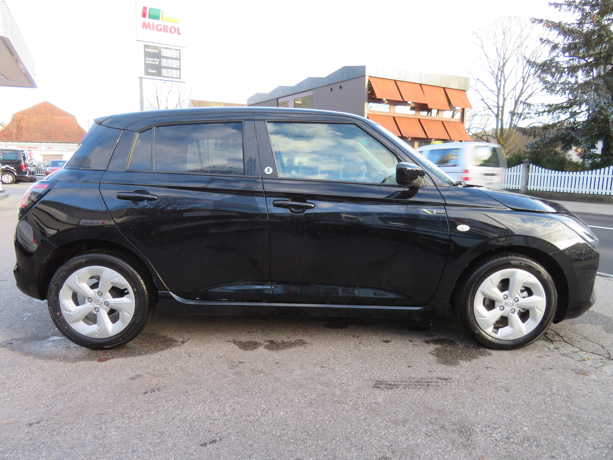 listing desktop thumbnail image 5