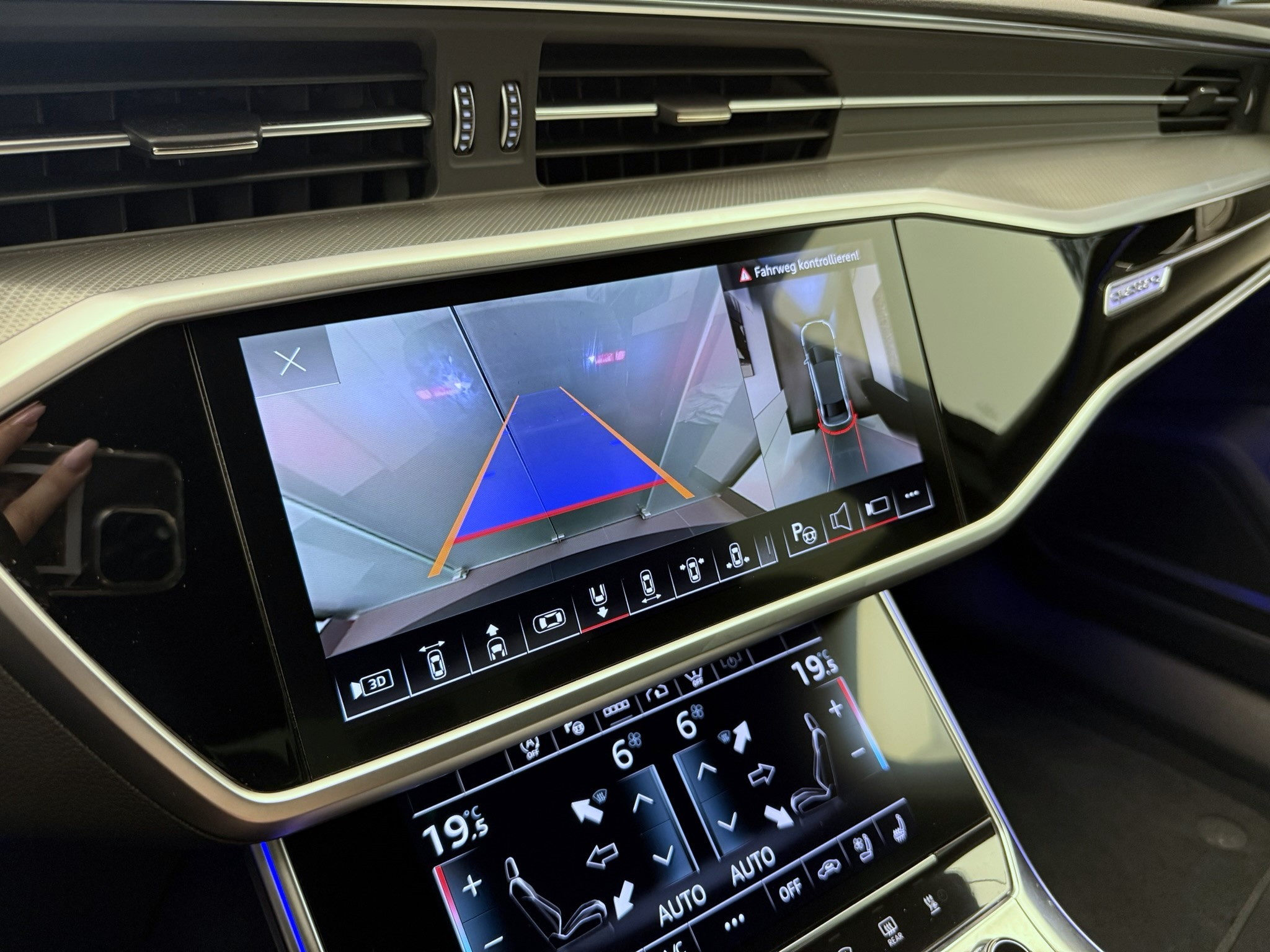 listing desktop thumbnail image 16