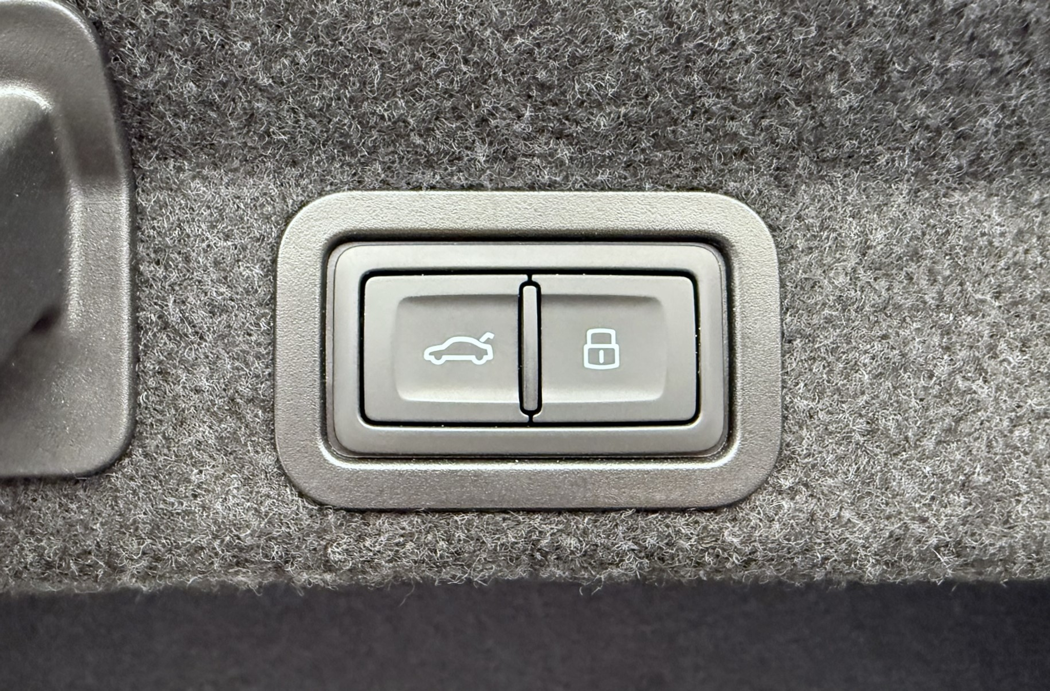 listing desktop thumbnail image 23