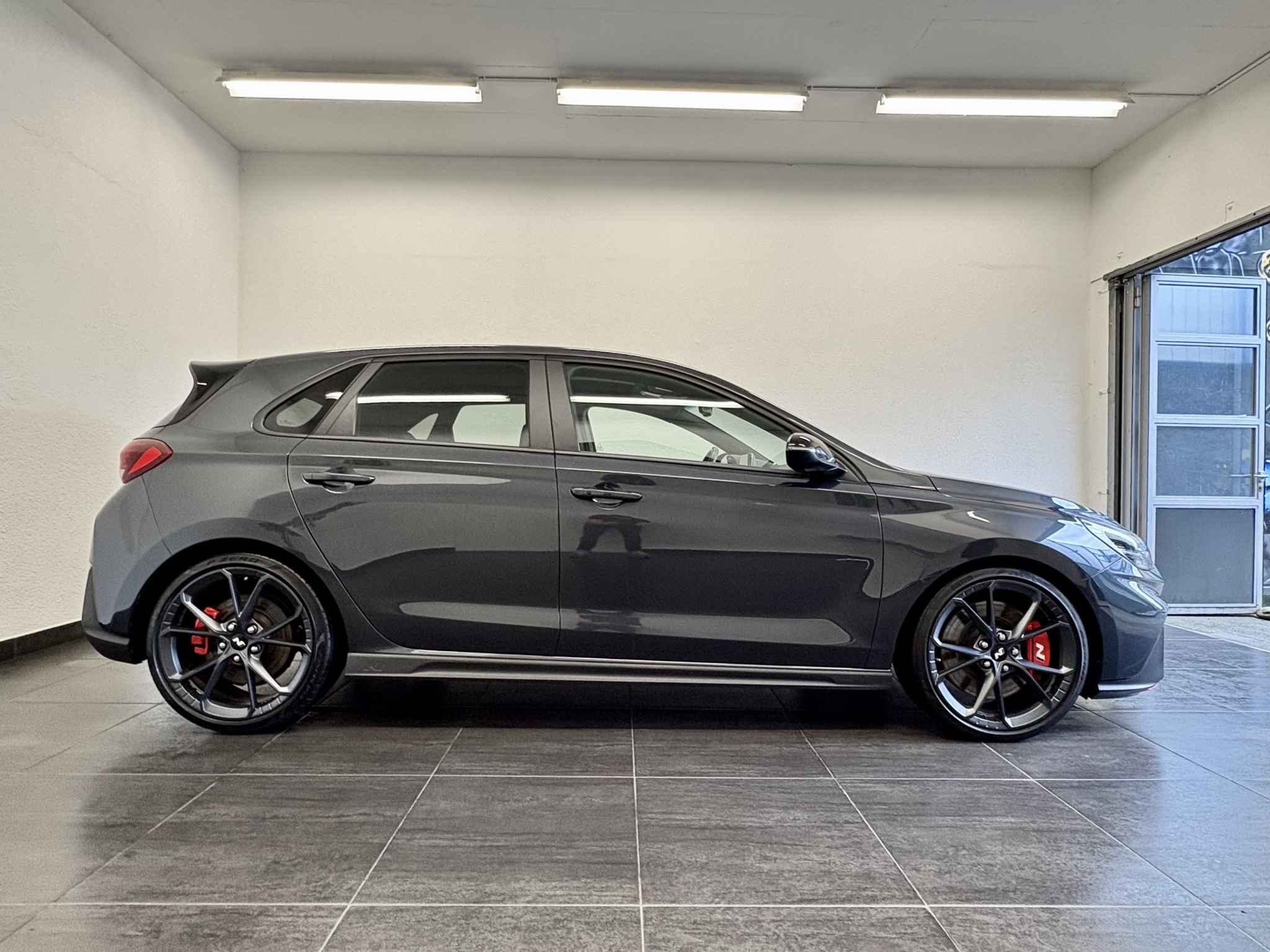 listing desktop thumbnail image 3