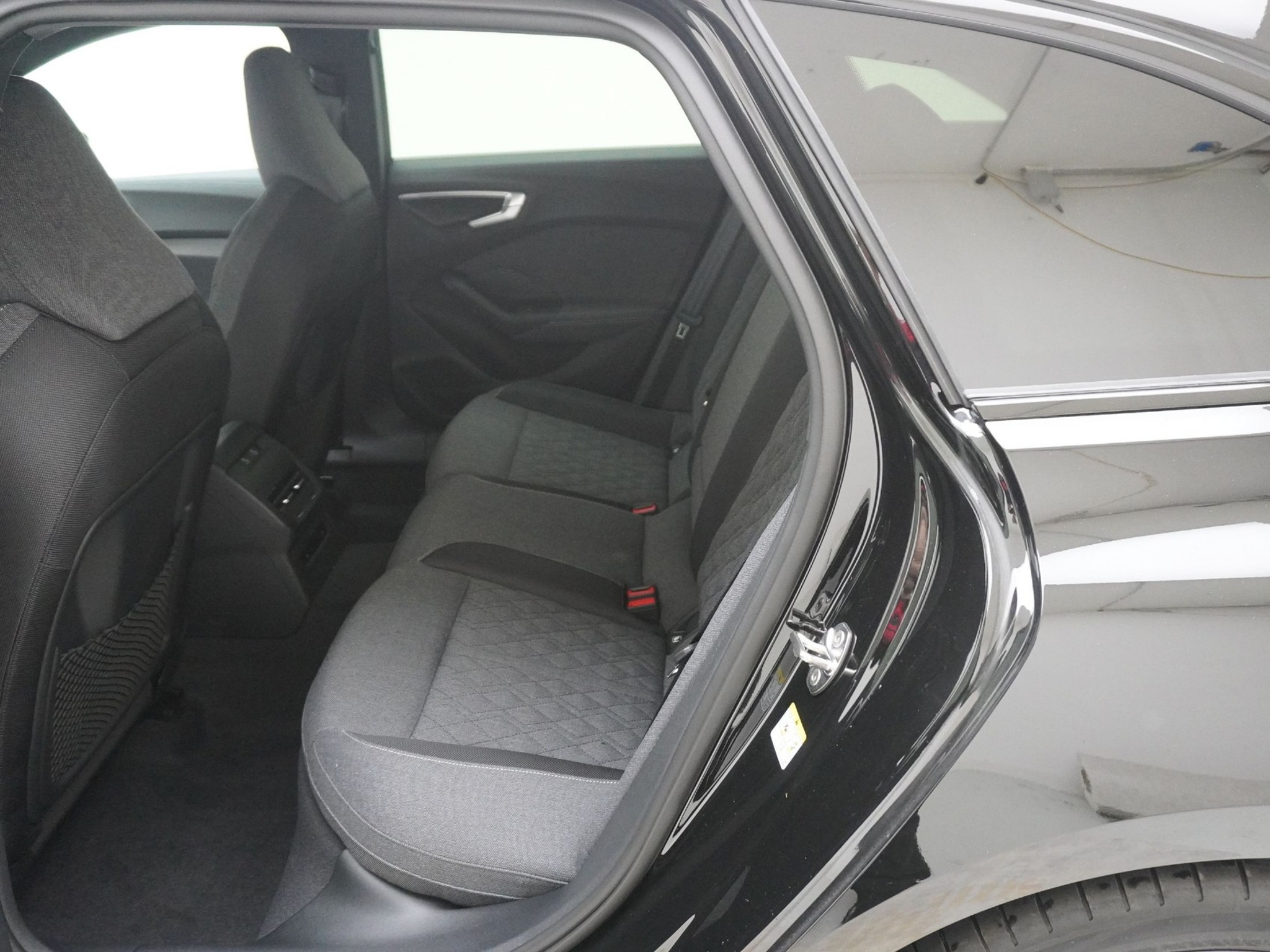 listing desktop thumbnail image 14