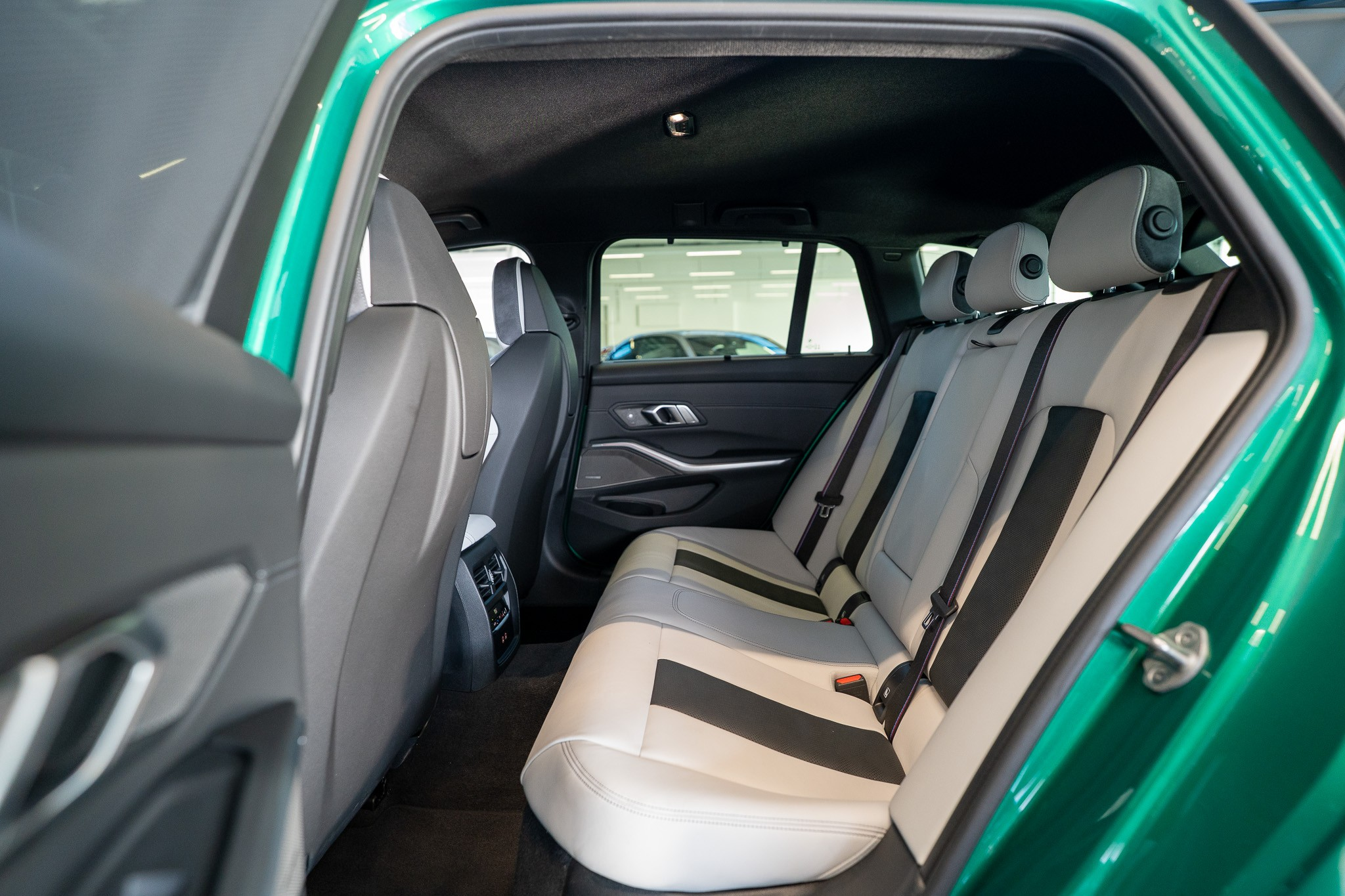 listing desktop thumbnail image 13