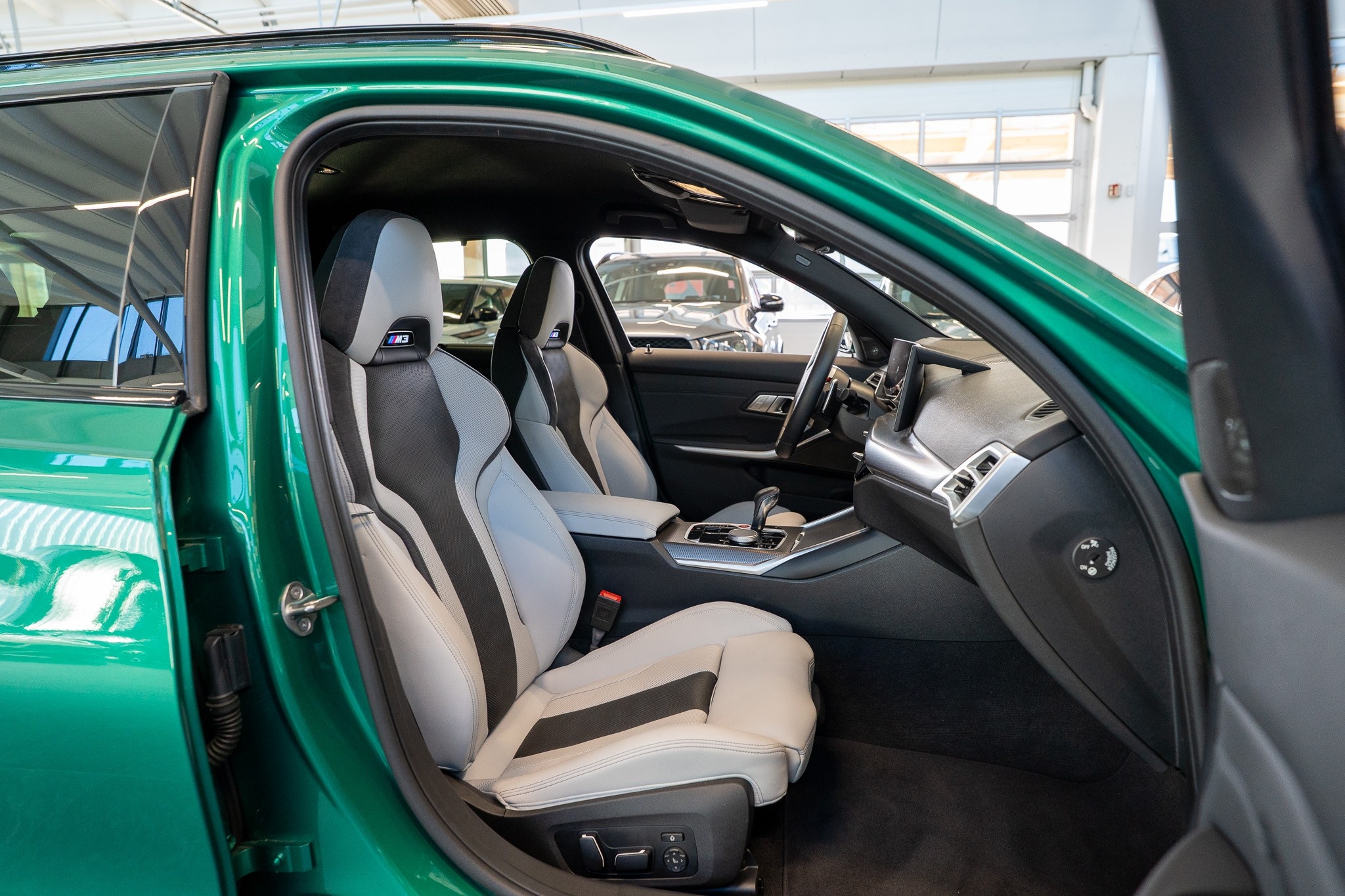 listing desktop thumbnail image 16