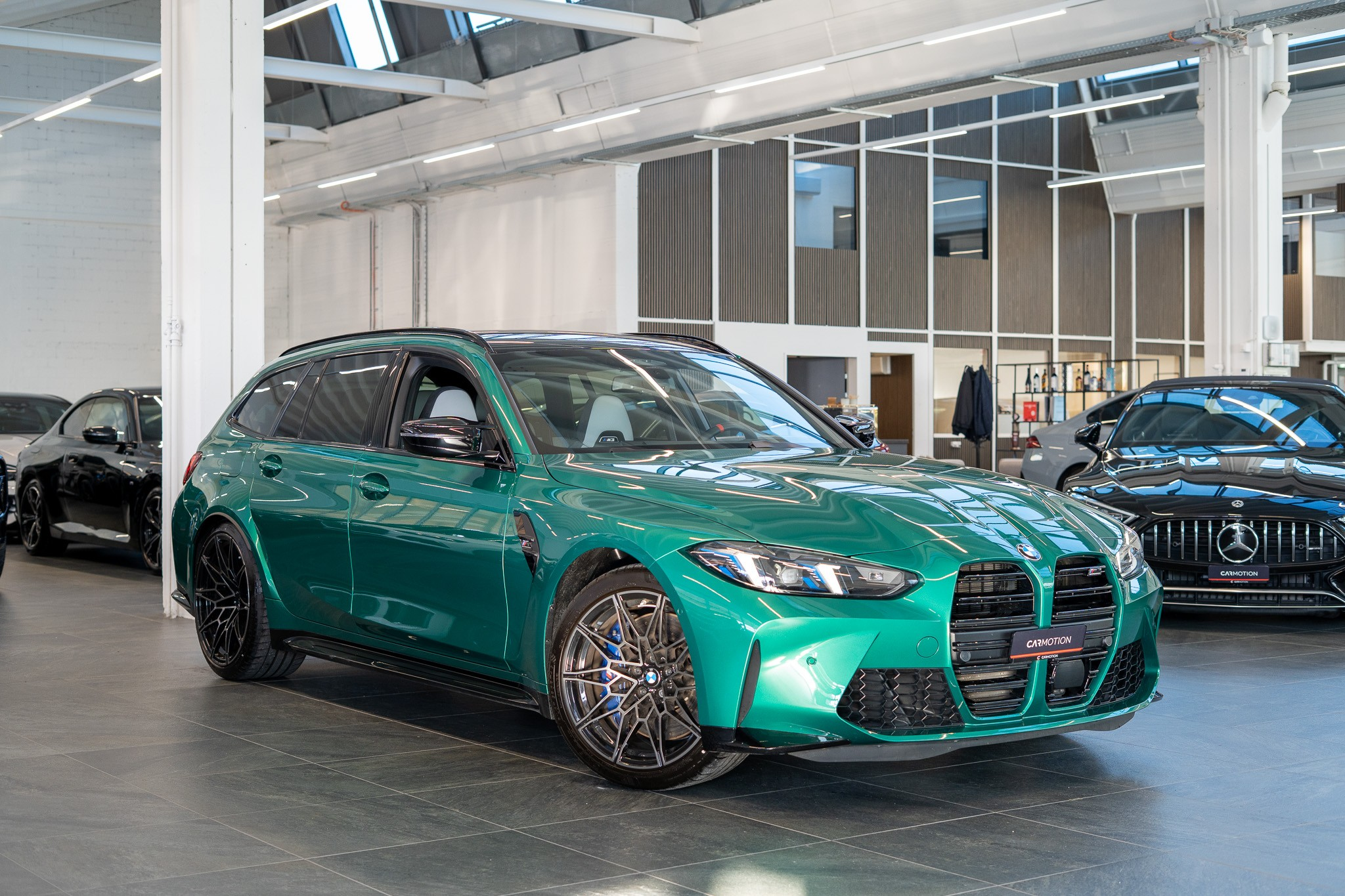 listing desktop thumbnail image 2