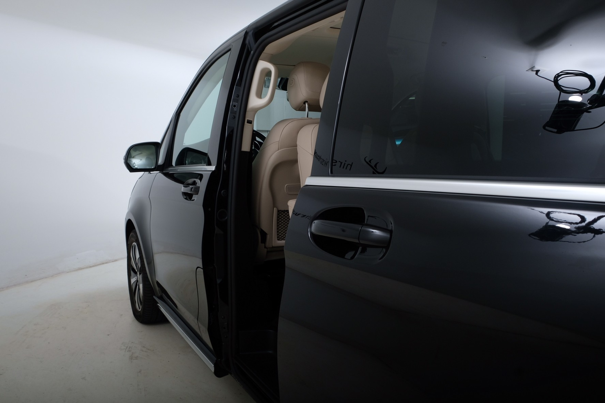 listing desktop thumbnail image 5