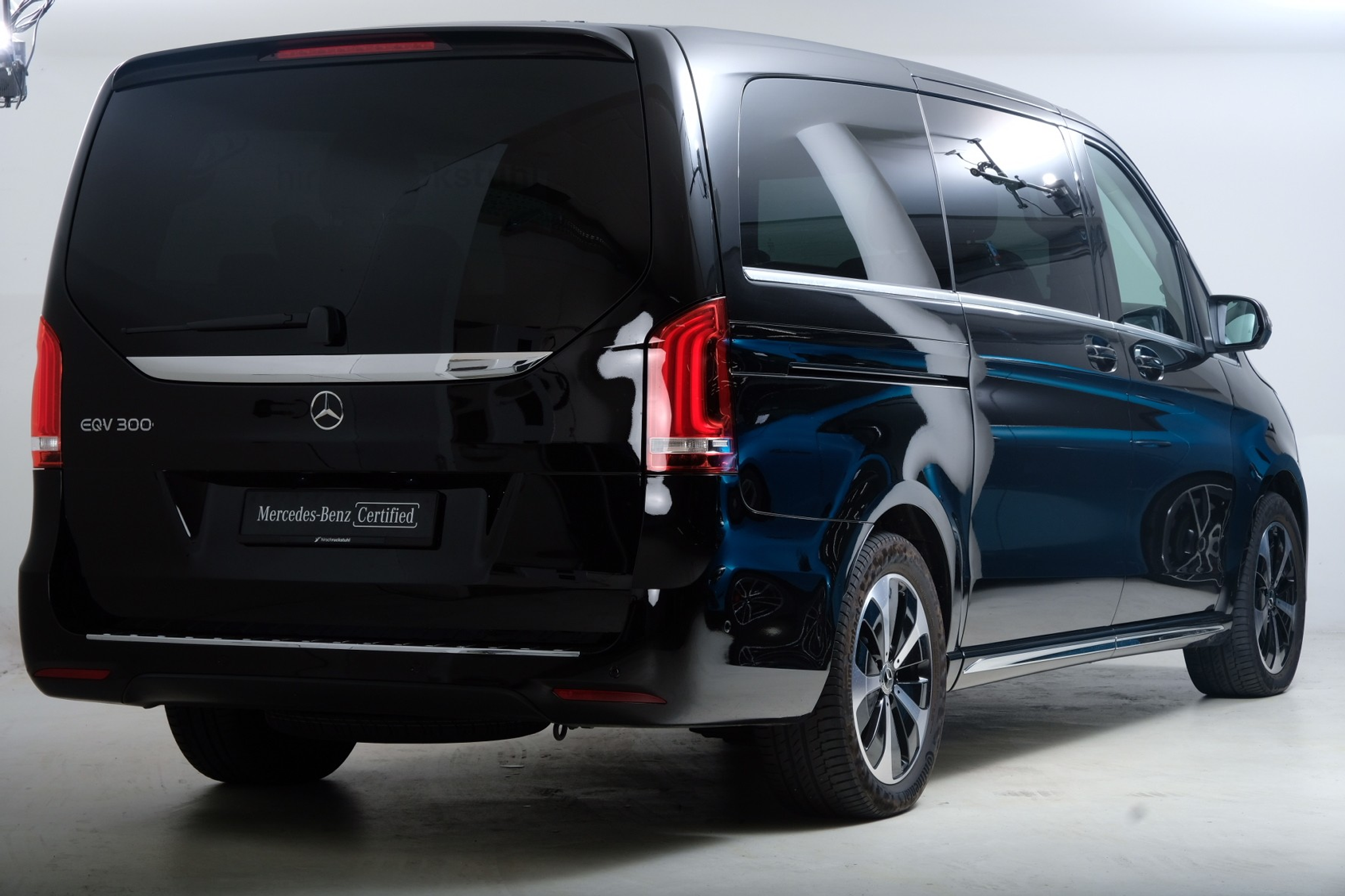 listing desktop thumbnail image 2