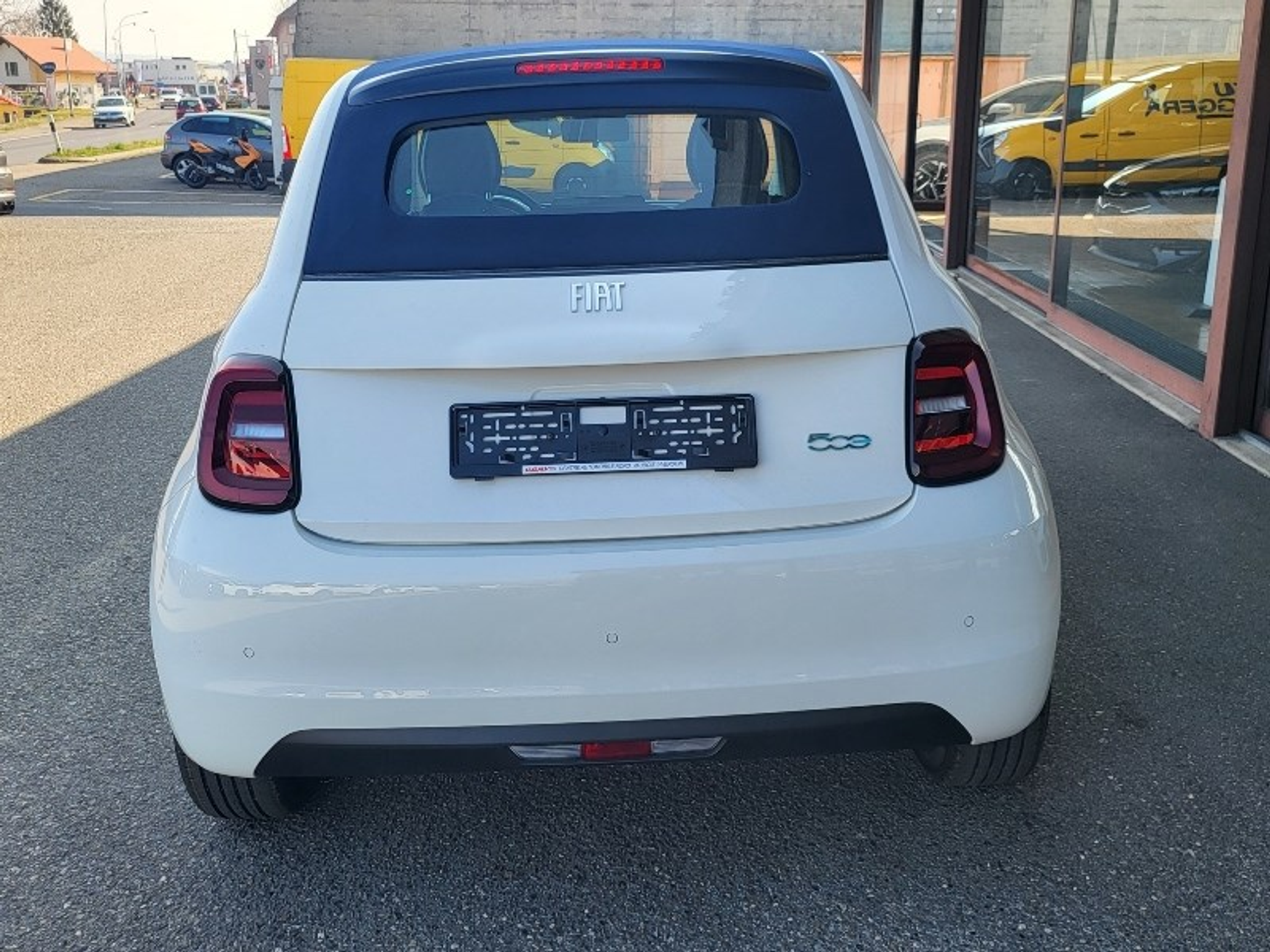 listing desktop thumbnail image 4