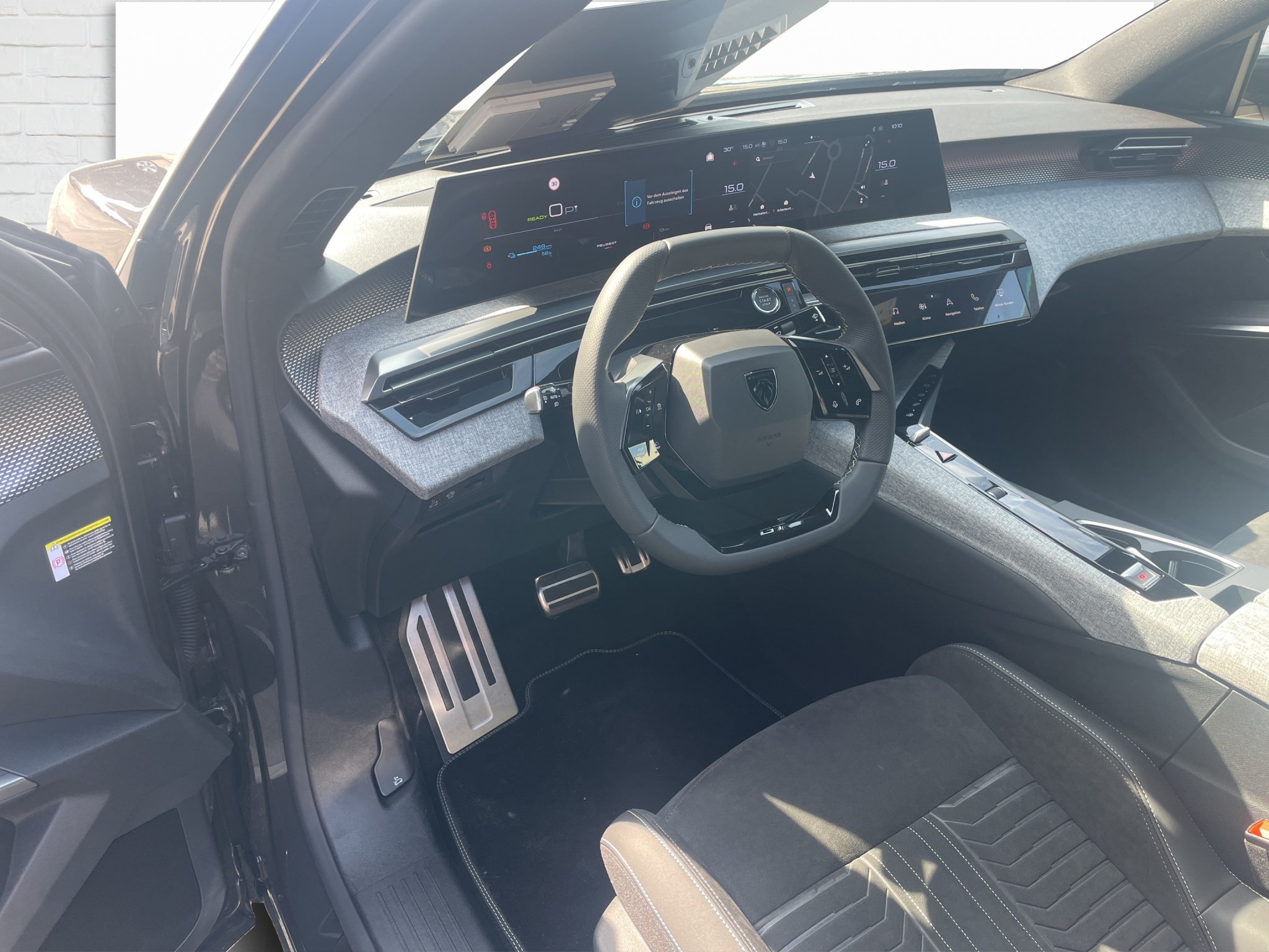 listing desktop thumbnail image 5