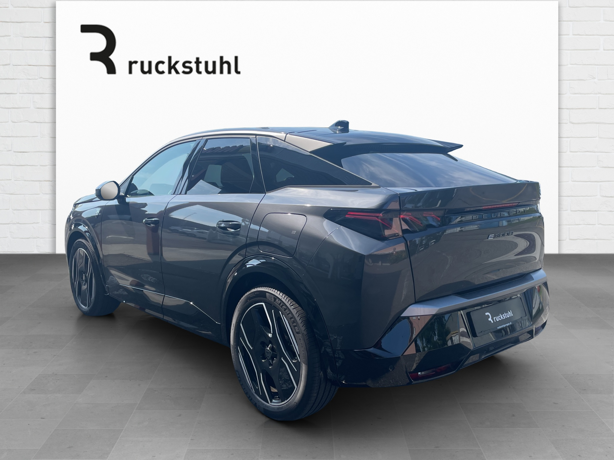 listing desktop thumbnail image 3