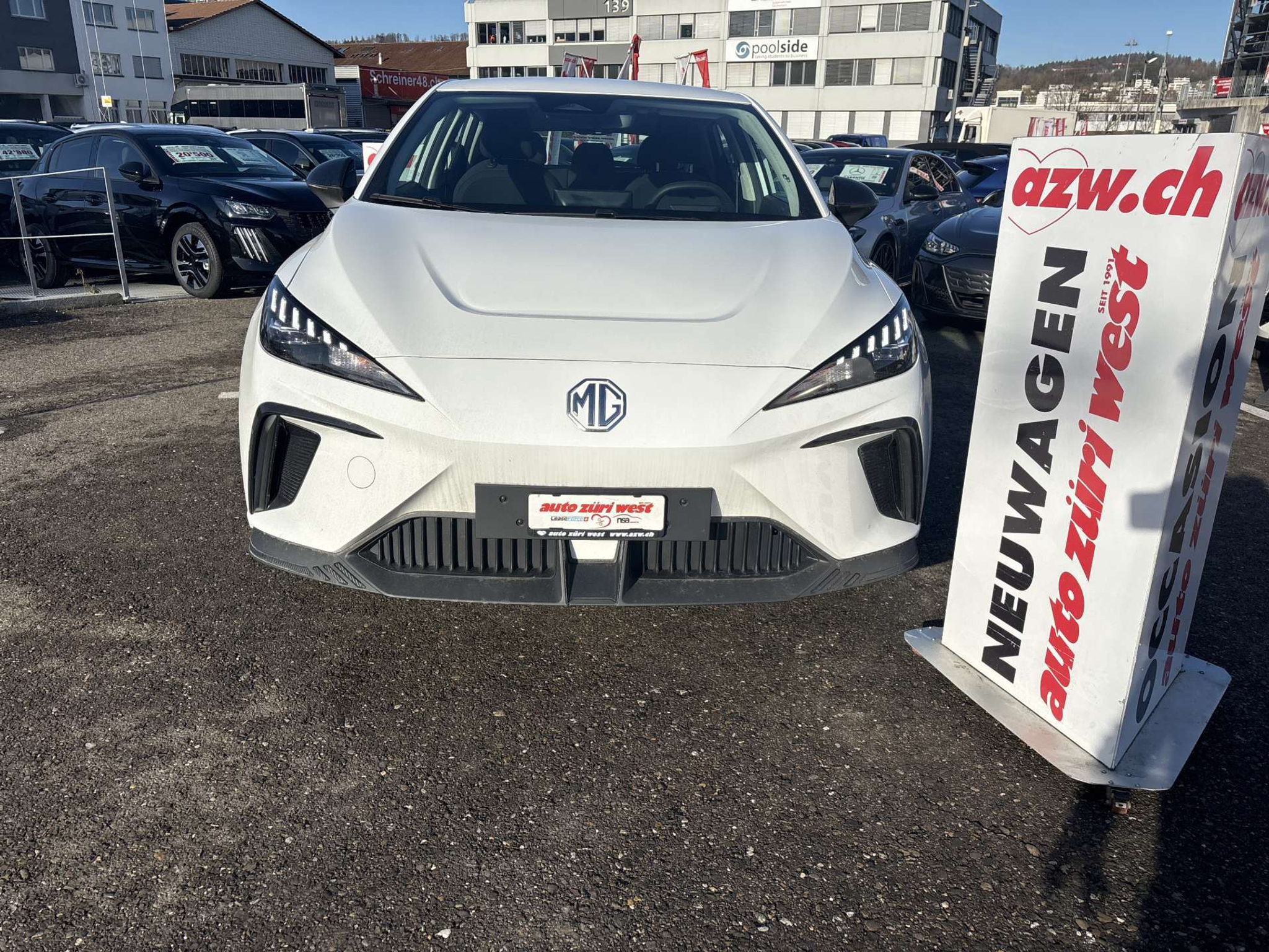 listing desktop thumbnail image 12