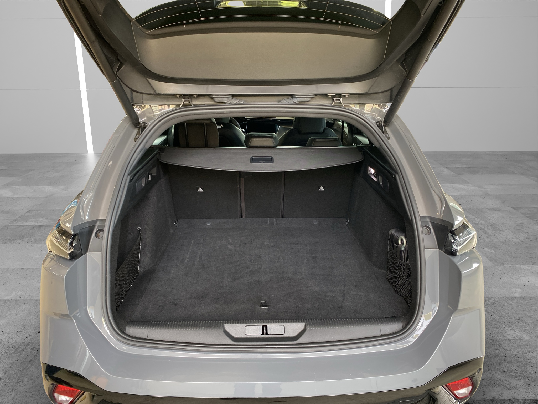 listing desktop thumbnail image 5