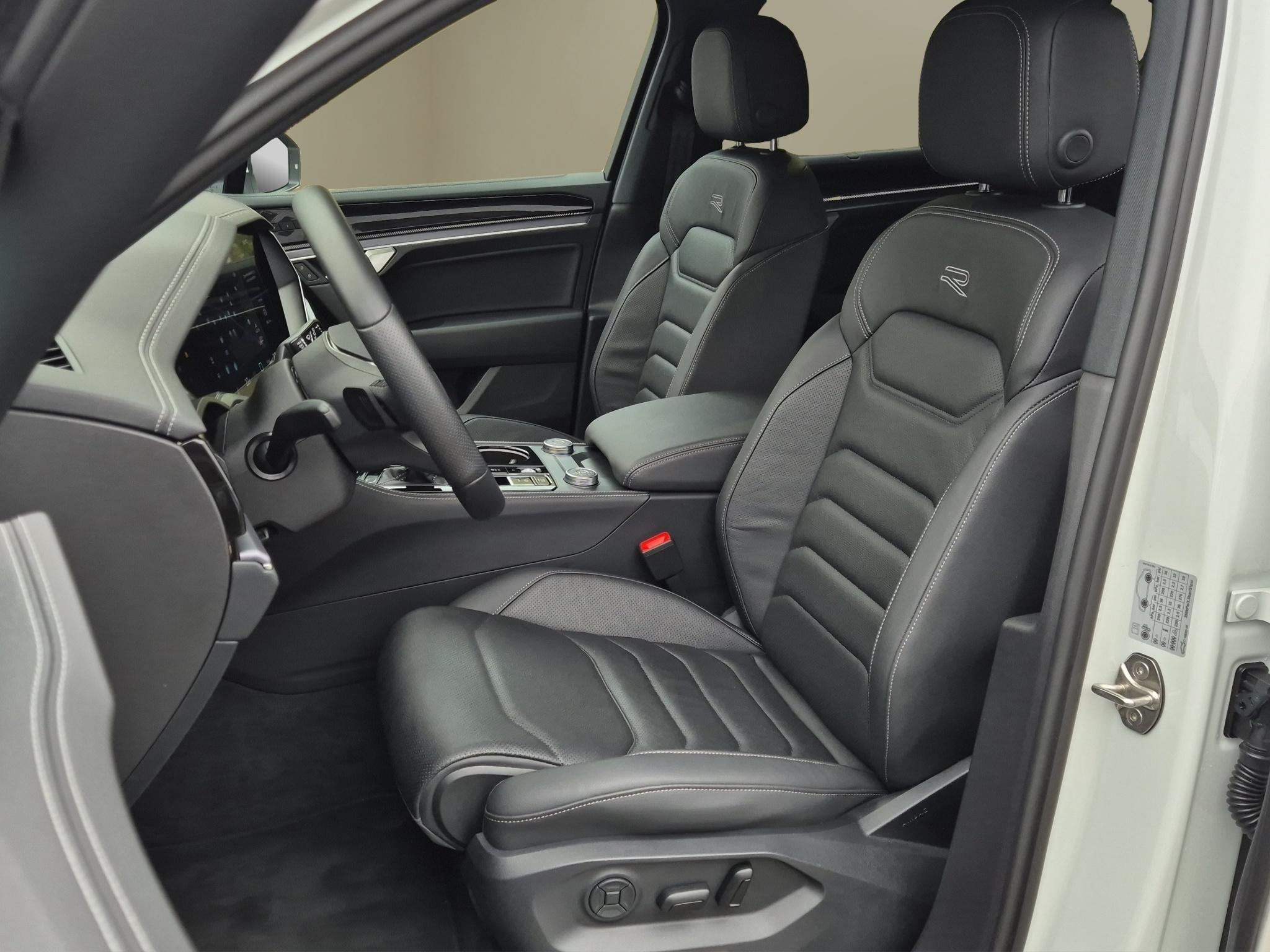 listing desktop thumbnail image 8