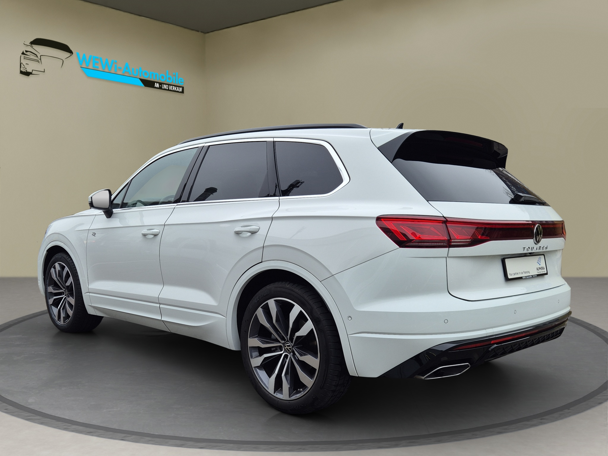 listing desktop thumbnail image 2