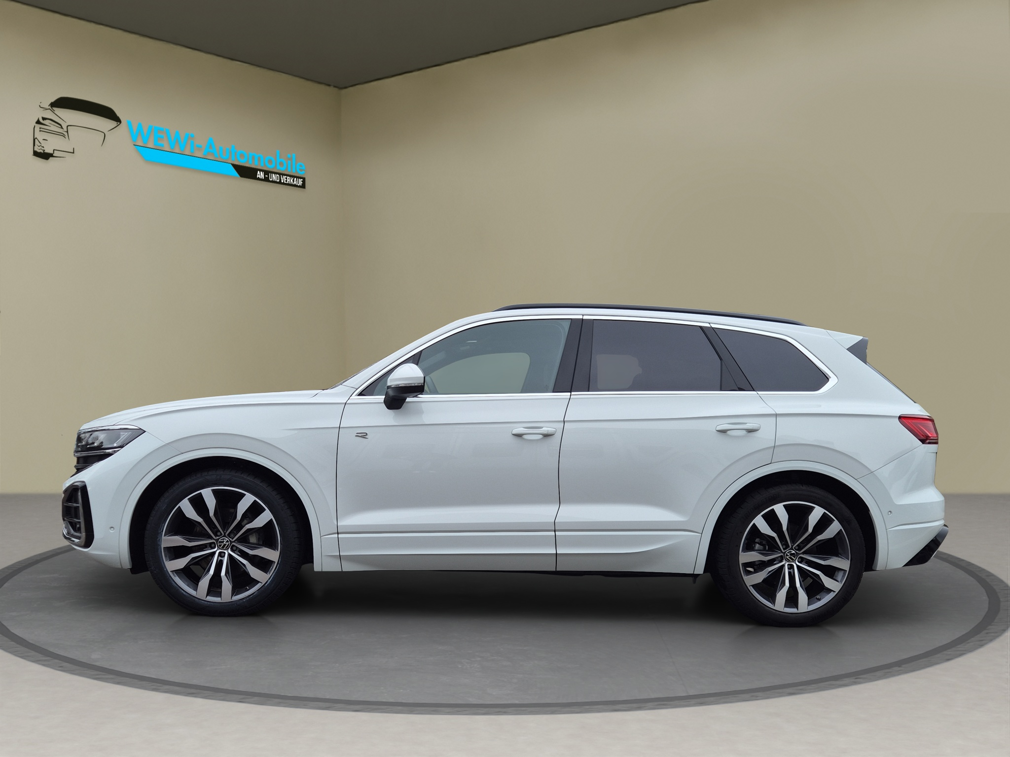 listing desktop thumbnail image 1