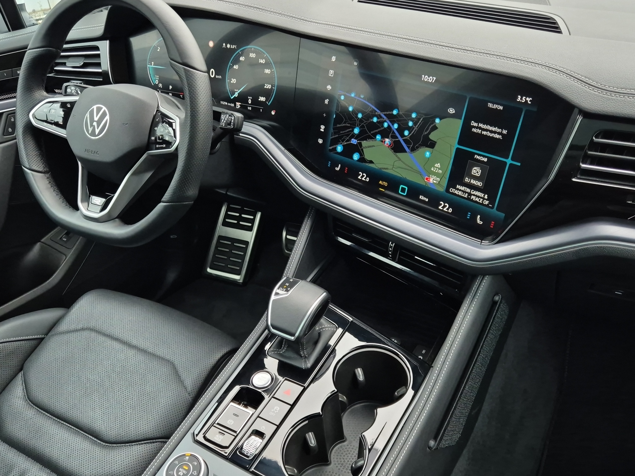 listing desktop thumbnail image 16