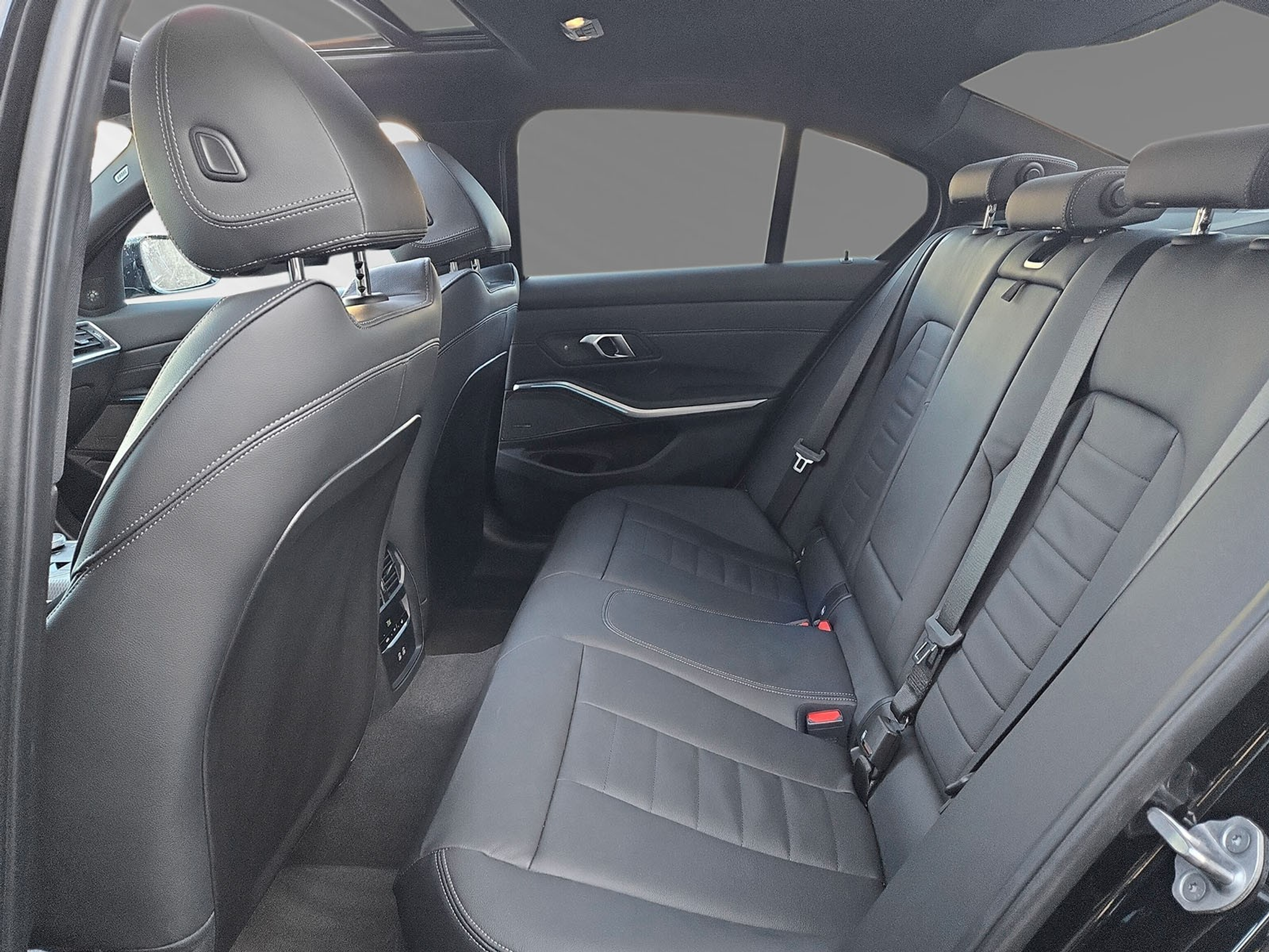 listing desktop thumbnail image 6