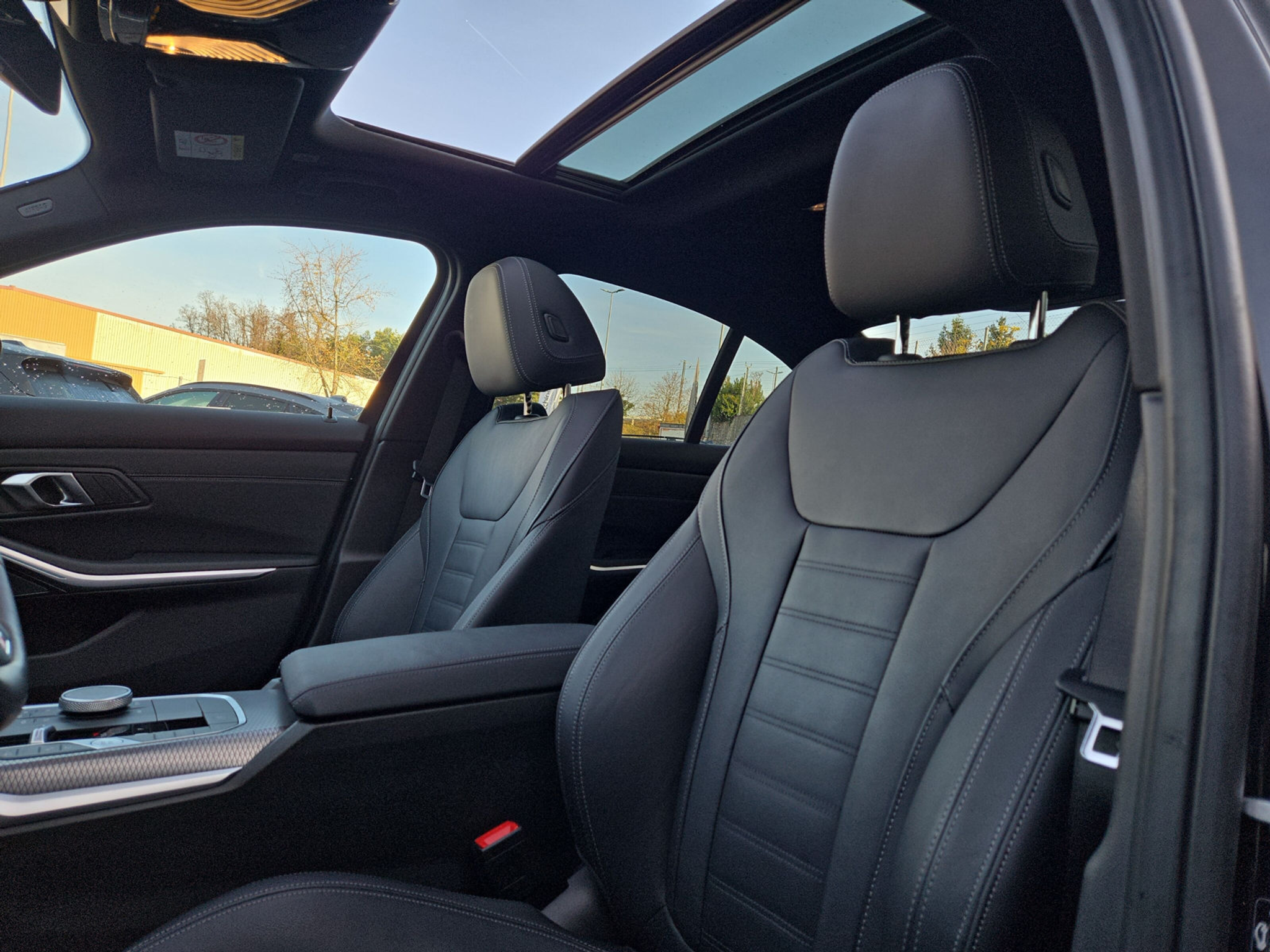 listing desktop thumbnail image 9