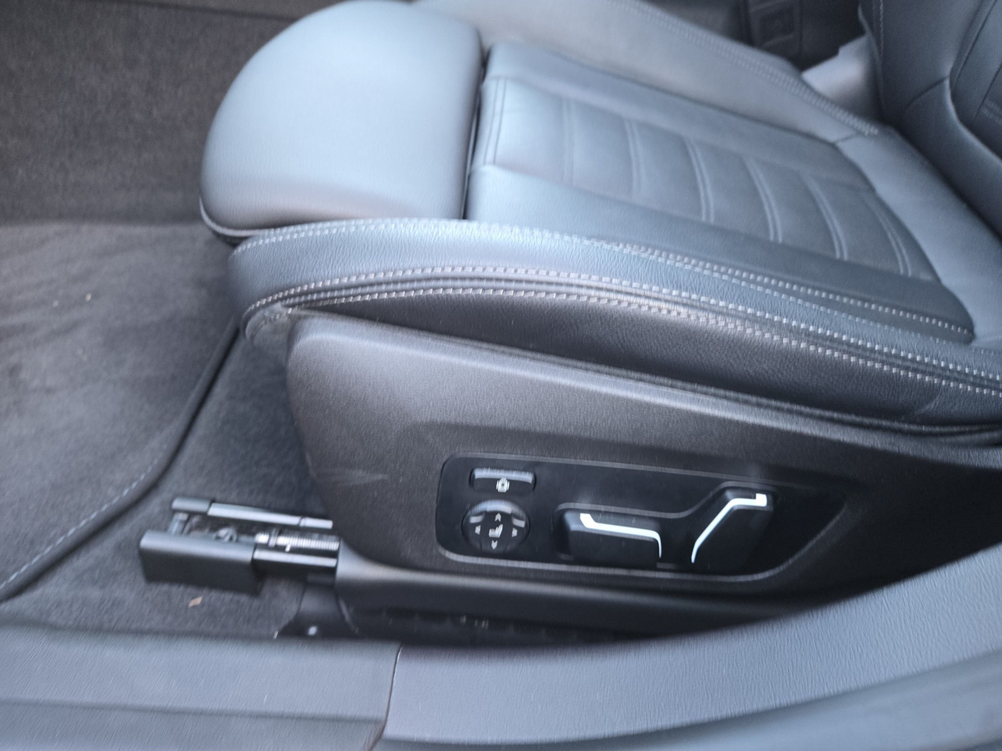 listing desktop thumbnail image 18