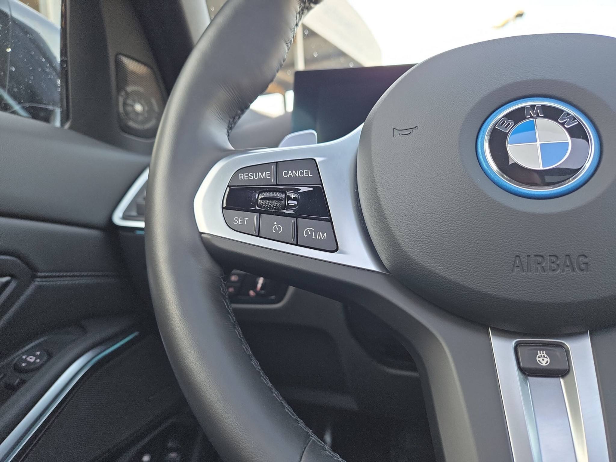 listing desktop thumbnail image 11