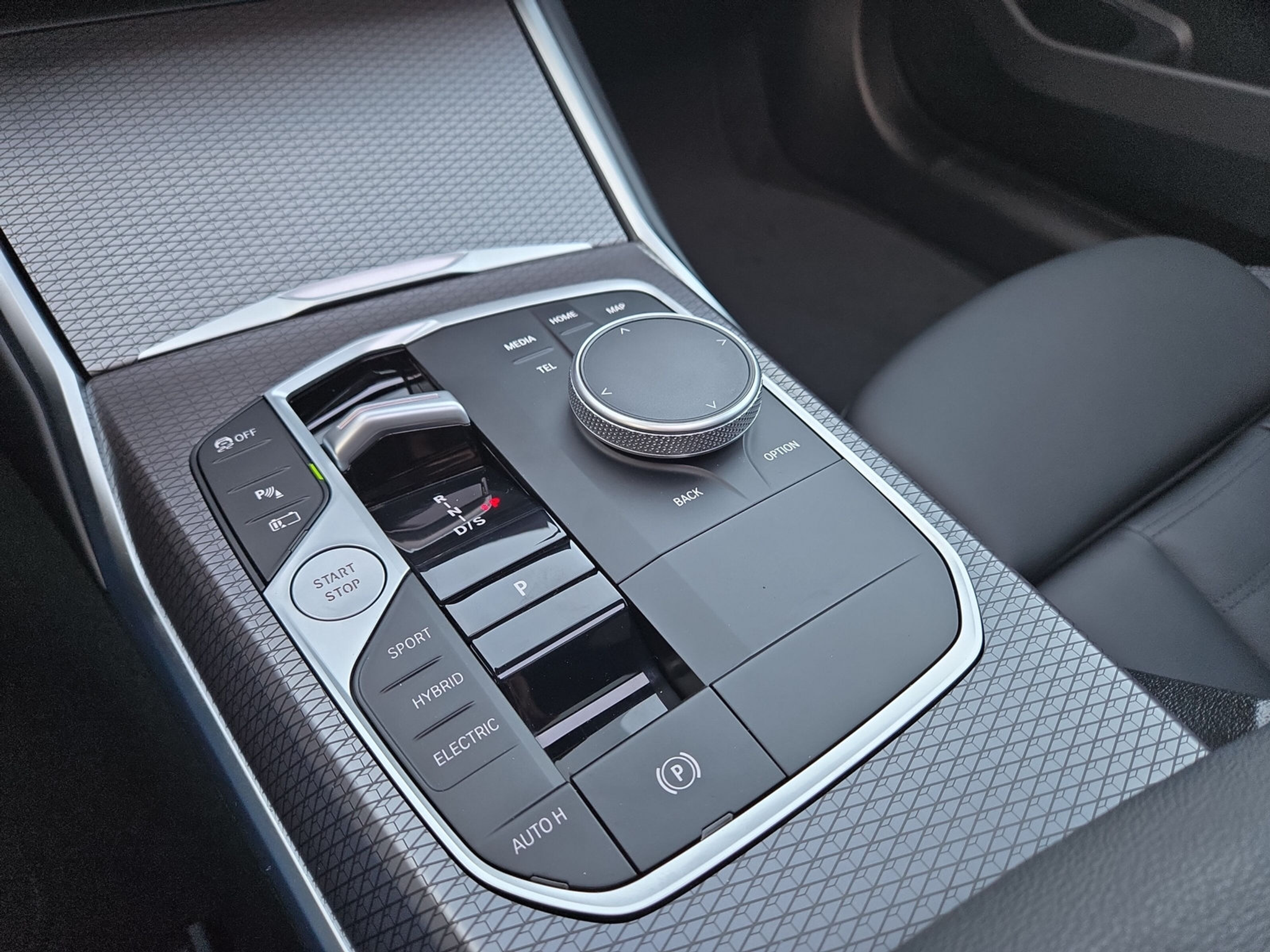 listing desktop thumbnail image 15