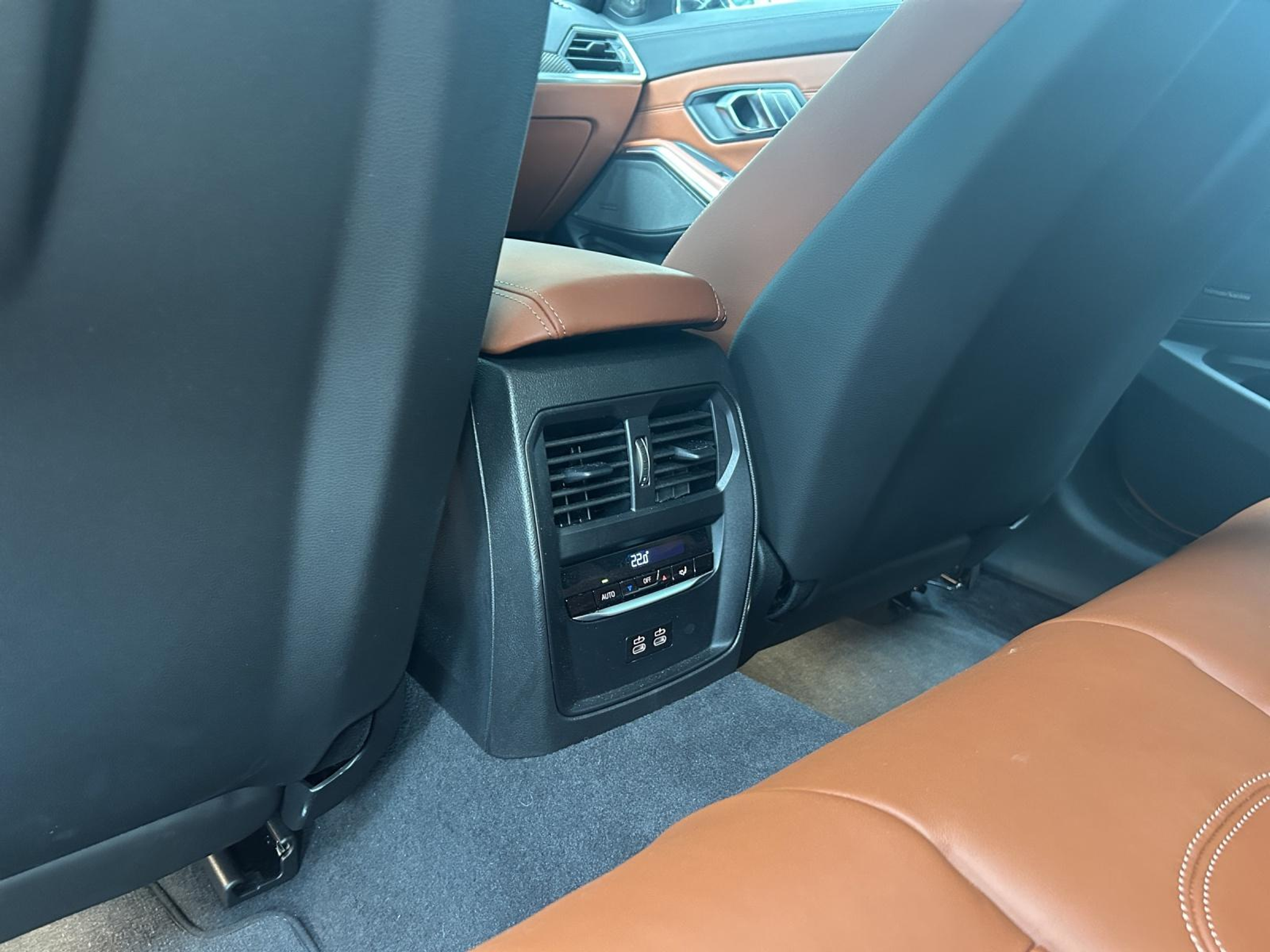 listing desktop thumbnail image 18