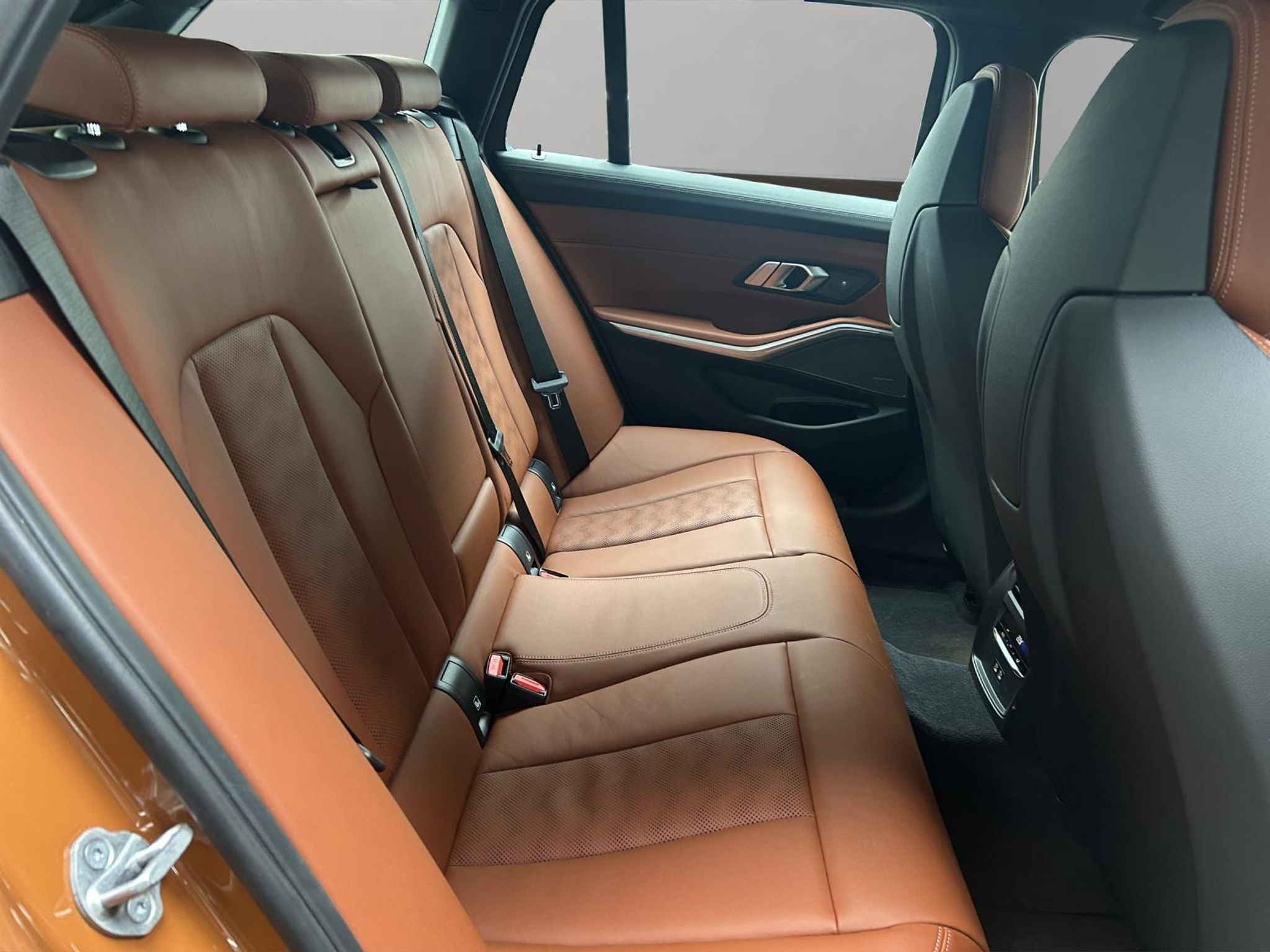 listing desktop thumbnail image 15