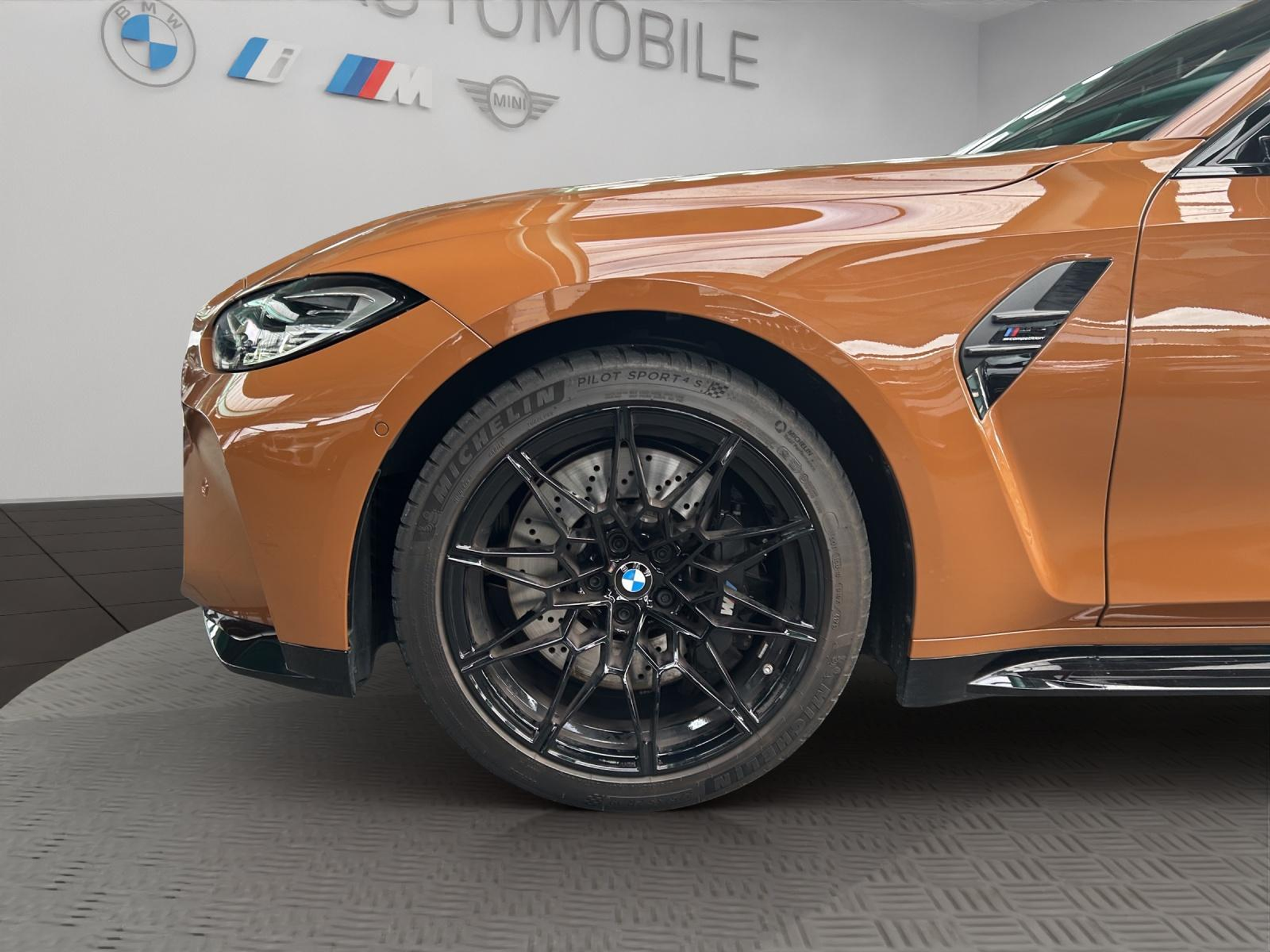 listing desktop thumbnail image 24