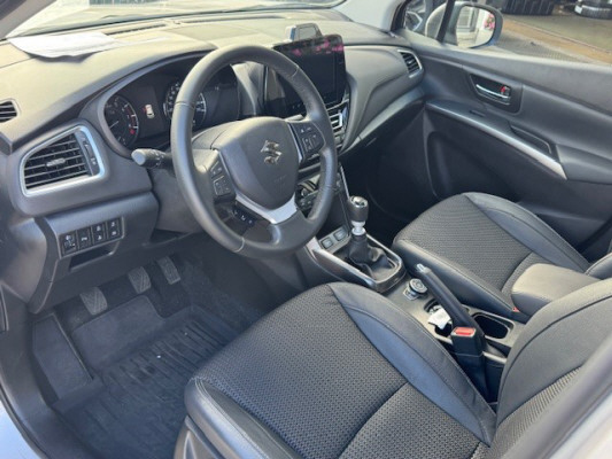 listing desktop thumbnail image 4