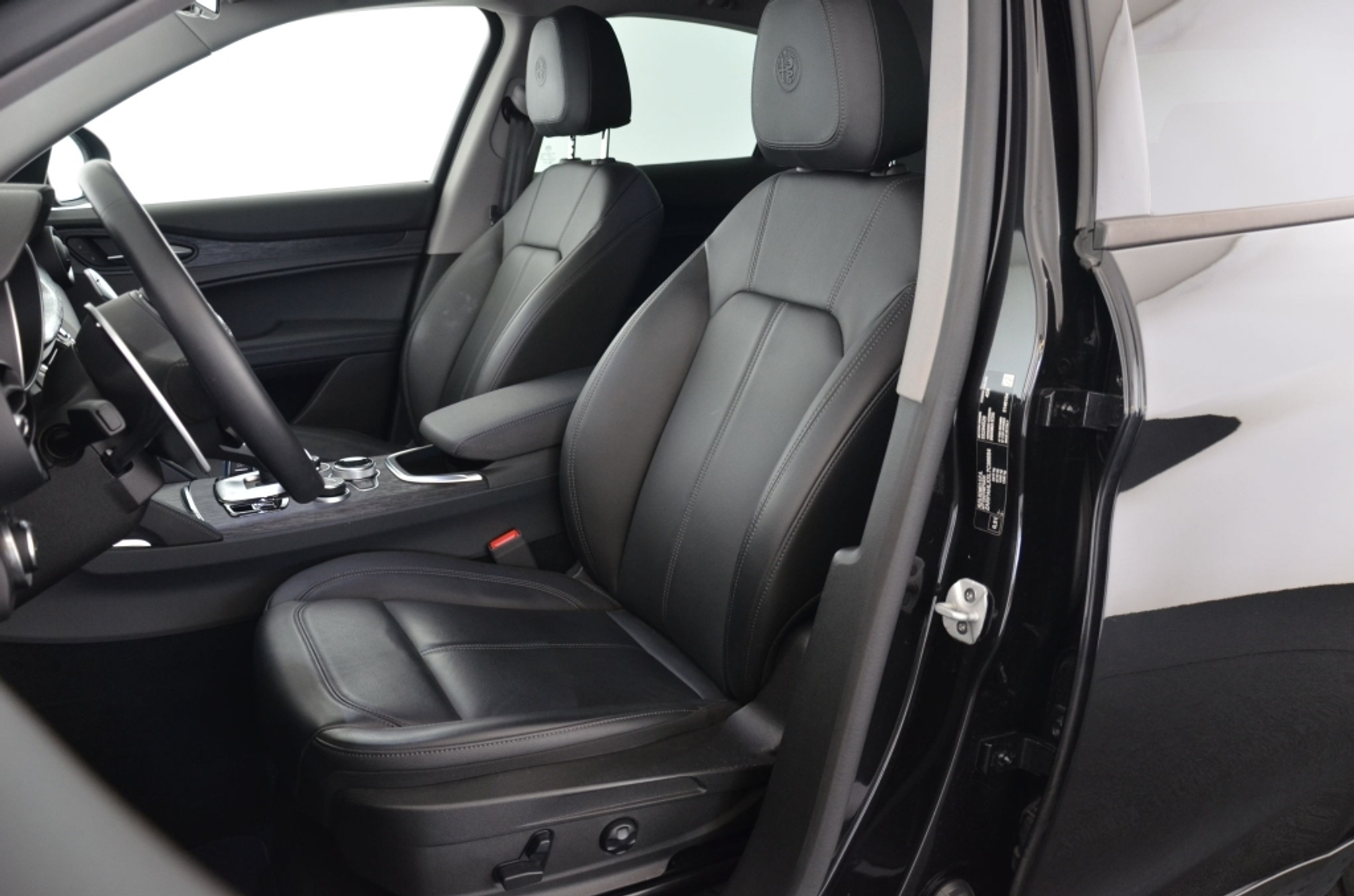 listing desktop thumbnail image 12