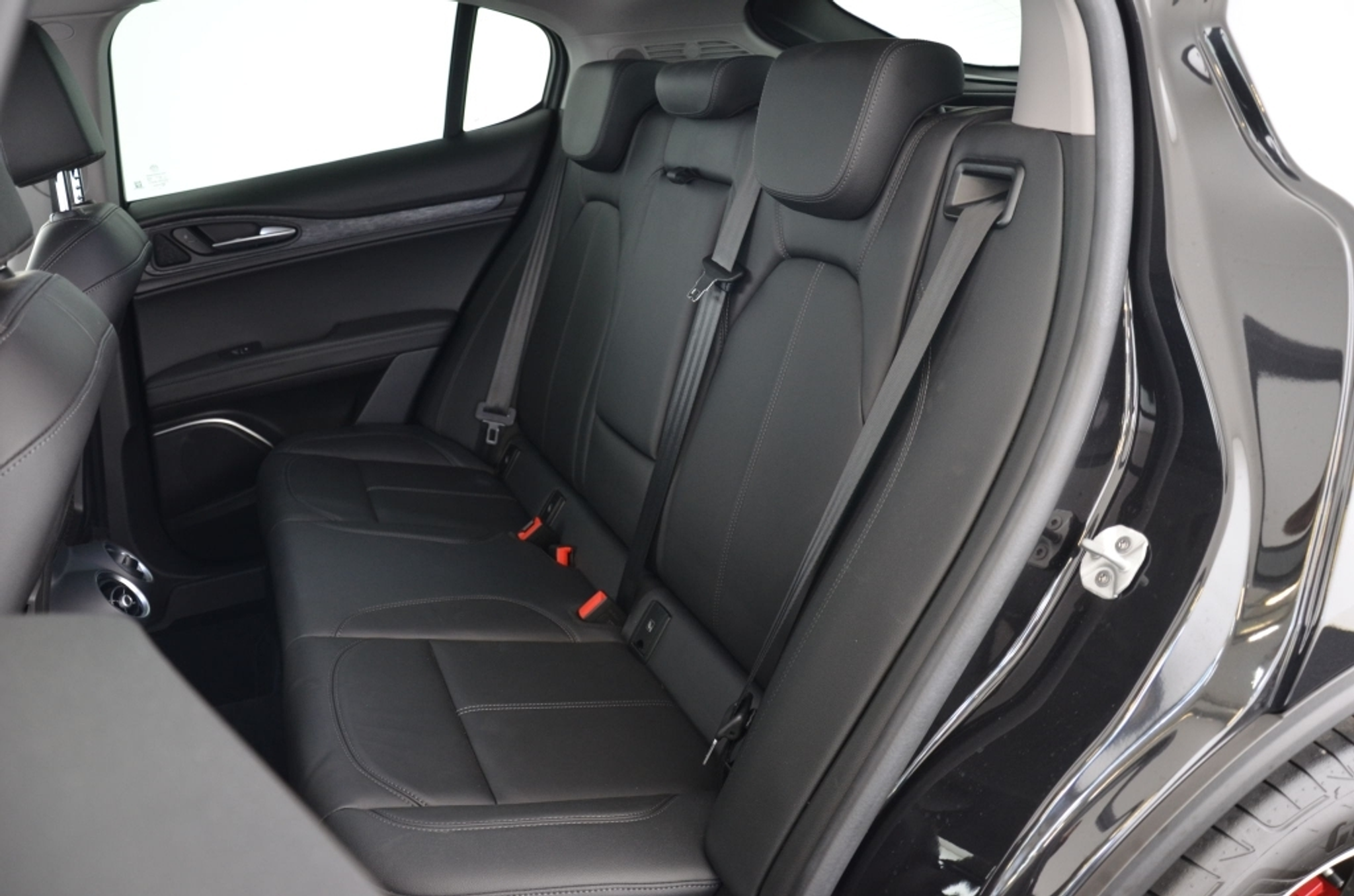 listing desktop thumbnail image 13