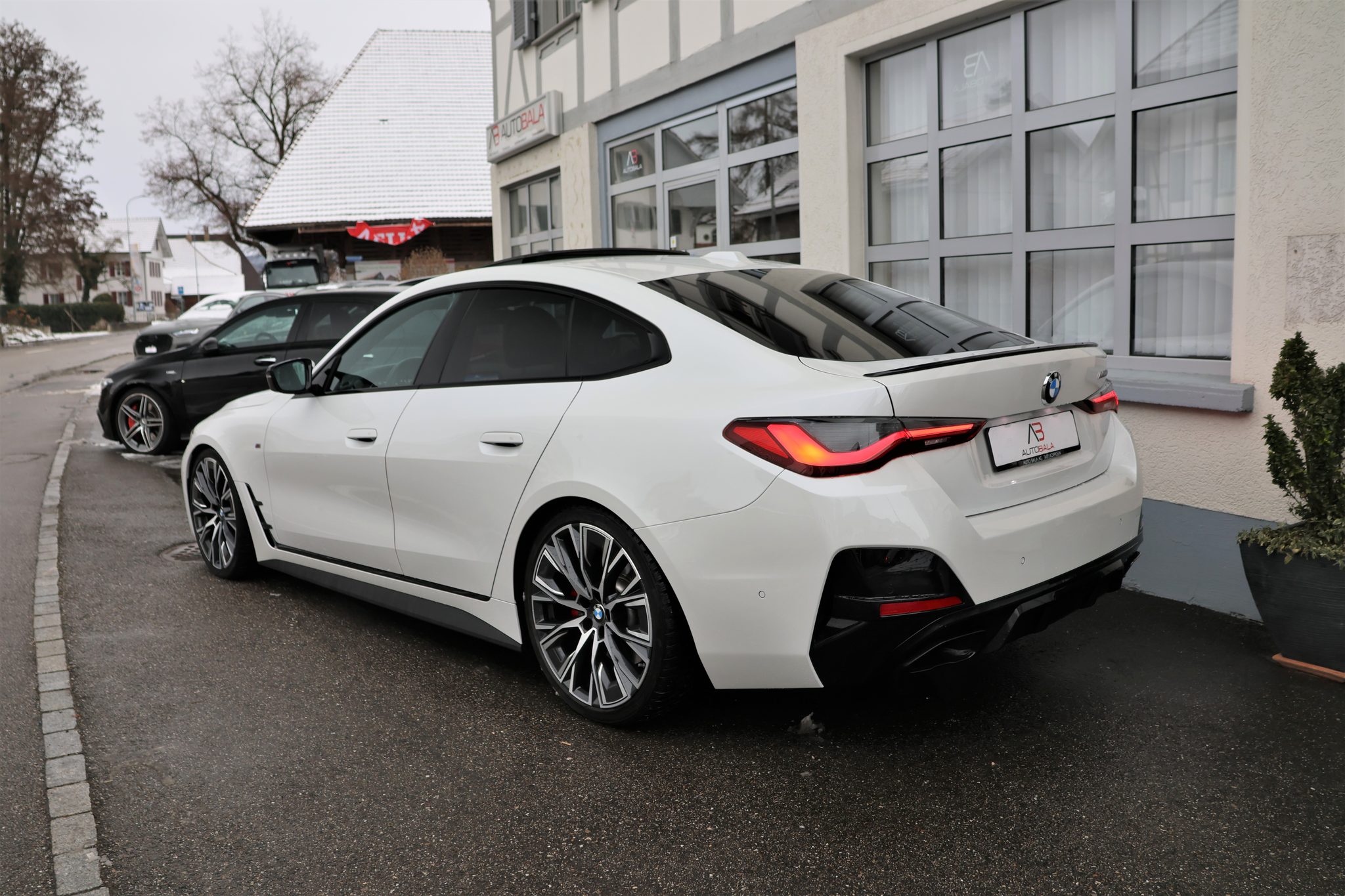 listing desktop thumbnail image 5